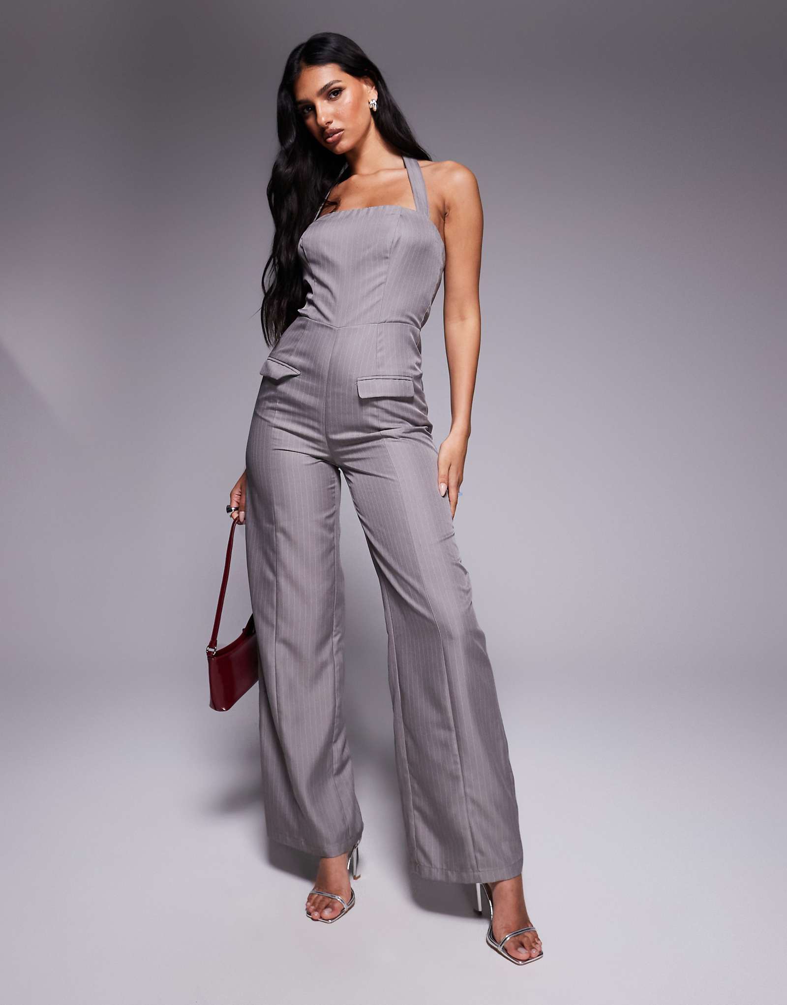 Эксклюзивный комбинезон Kaiia с широкими штанинами и бретельками на шее сшитый по индивидуальному заказу в серую полоску 15890₽