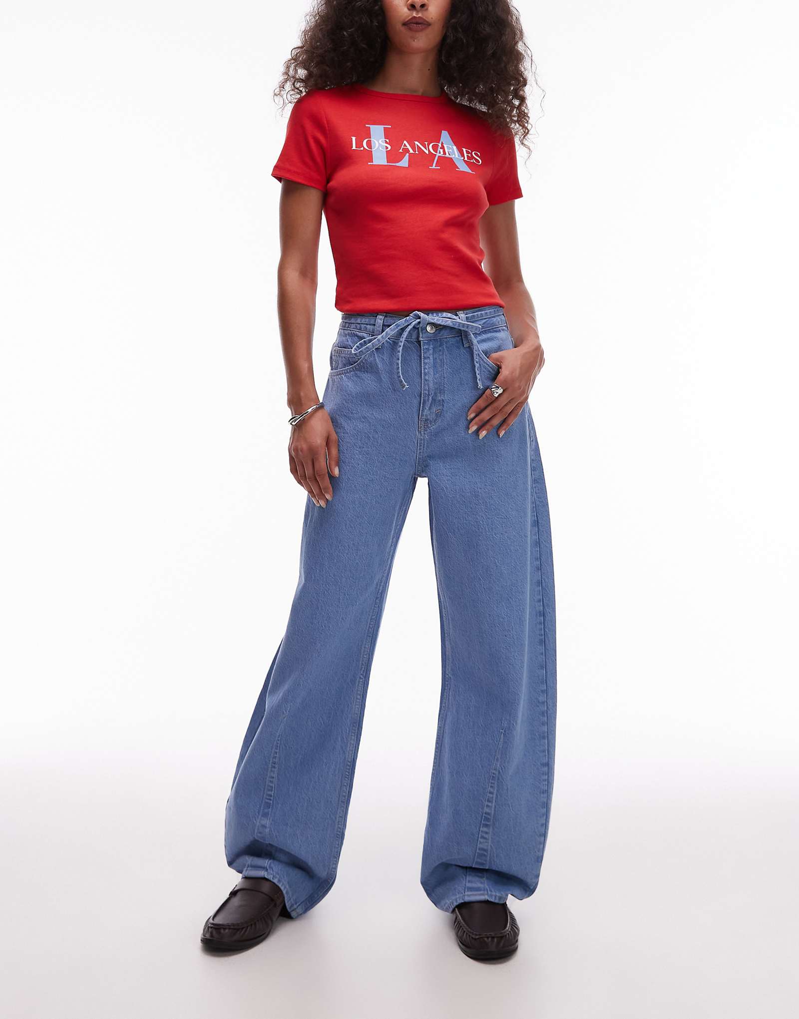 Джинсовый пояс-бочка с высокой посадкой от Topshop цвета отбеливателя 6090₽