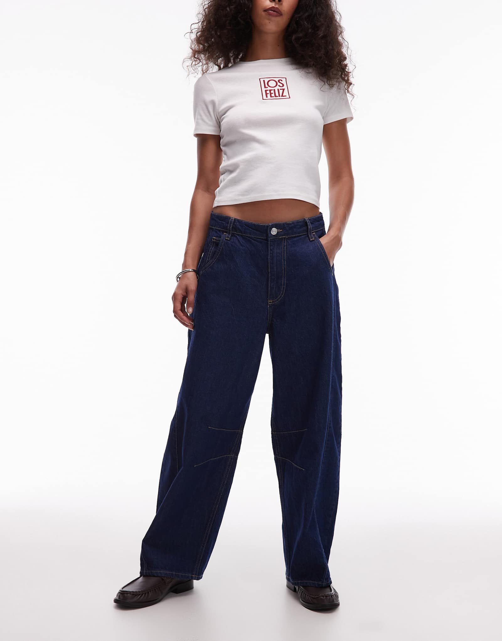 Джинсовая куртка-бочонок Topshop со средней посадкой по бокам в полоскании цвета индиго 5190₽