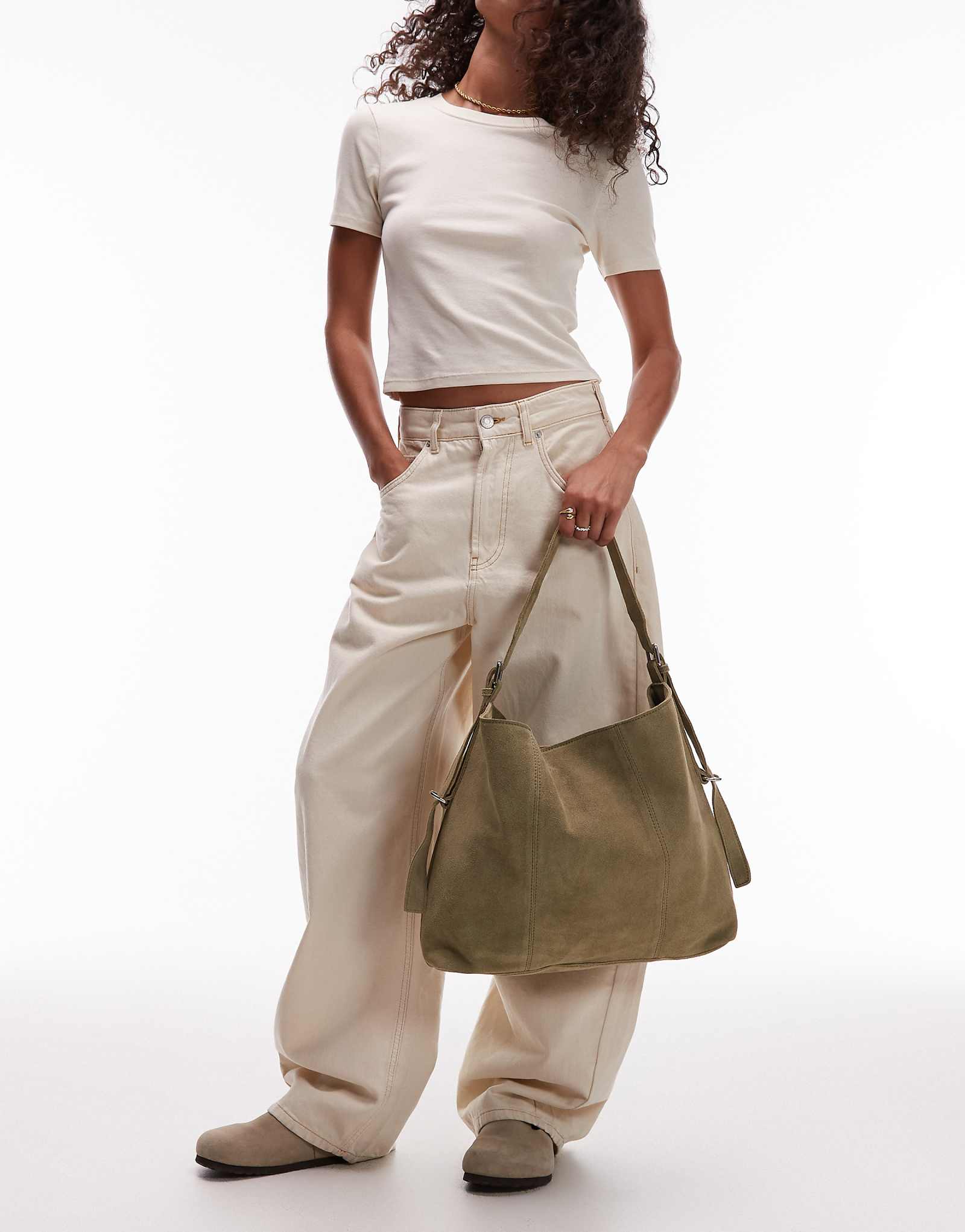 ДИЗАЙНЕРСКАЯ замшевая сумка-тоут ASOS с пряжкой цвета шалфея 17390₽