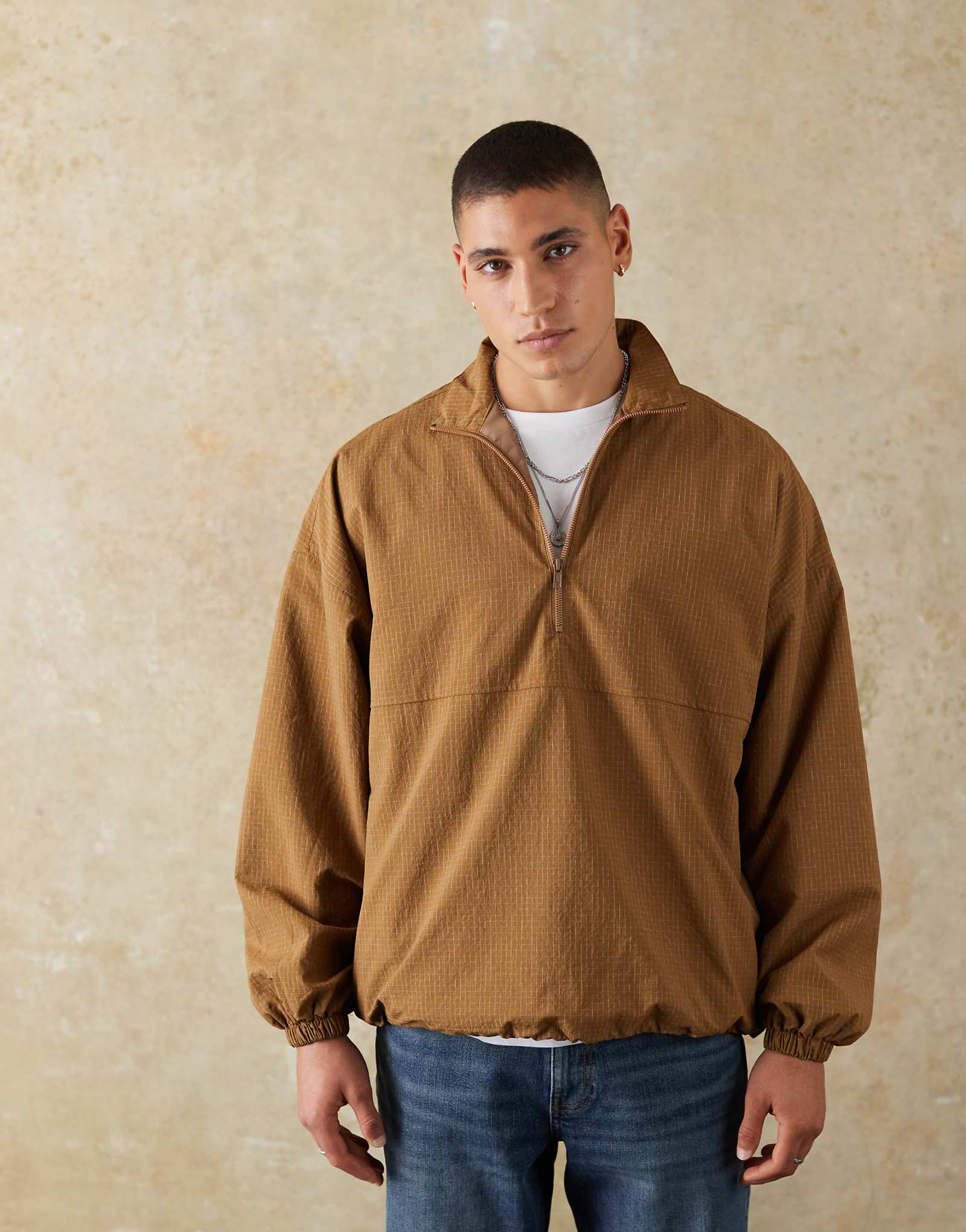 Верхняя ветровка ASOS DESIGN коричневого цвета 12990₽