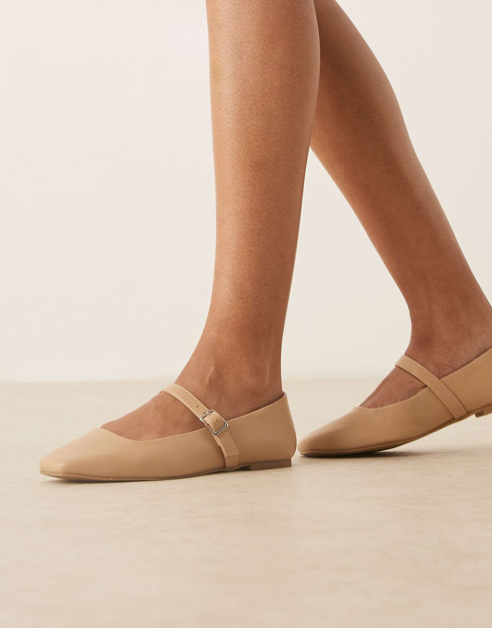 Бежевые балетки Lottie Mary Jane с широким кроем от ASOS DESIGN 5690₽
