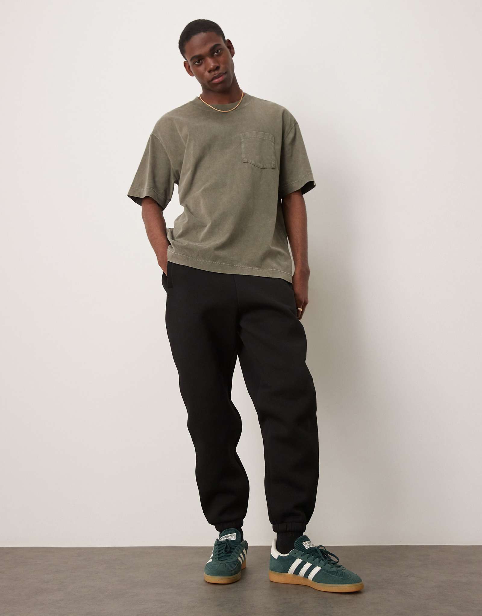 Дизайнерские зауженные спортивные брюки для подводного плавания ASOS черного цвета 8990₽