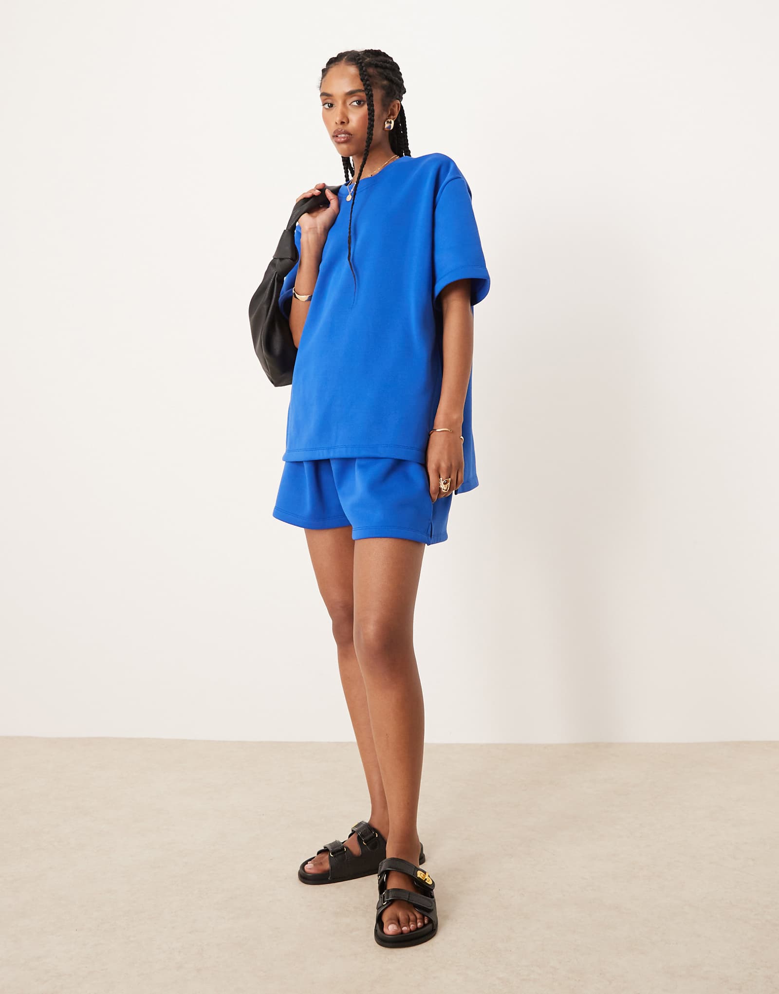 Синяя спортивная футболка ASOS DESIGN с коротким рукавом 5690₽