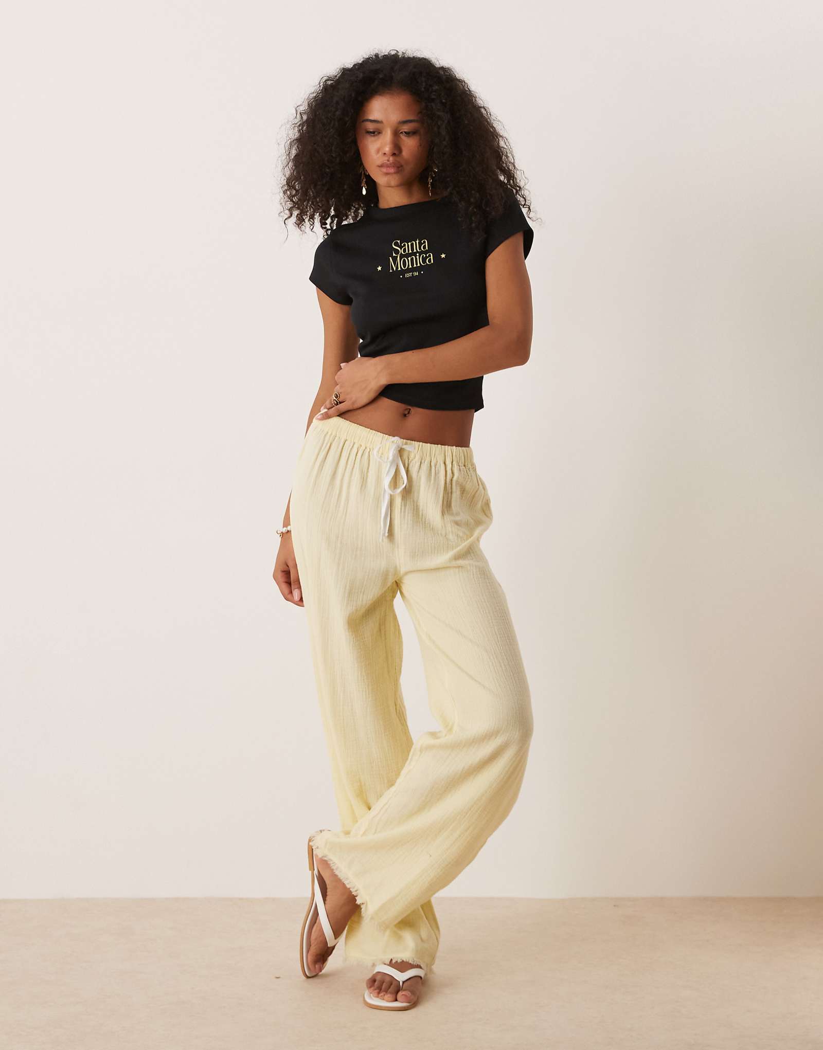 ДИЗАЙНЕРСКАЯ детская футболка ASOS с рисунком Санта-Моники черного цвета 2690₽