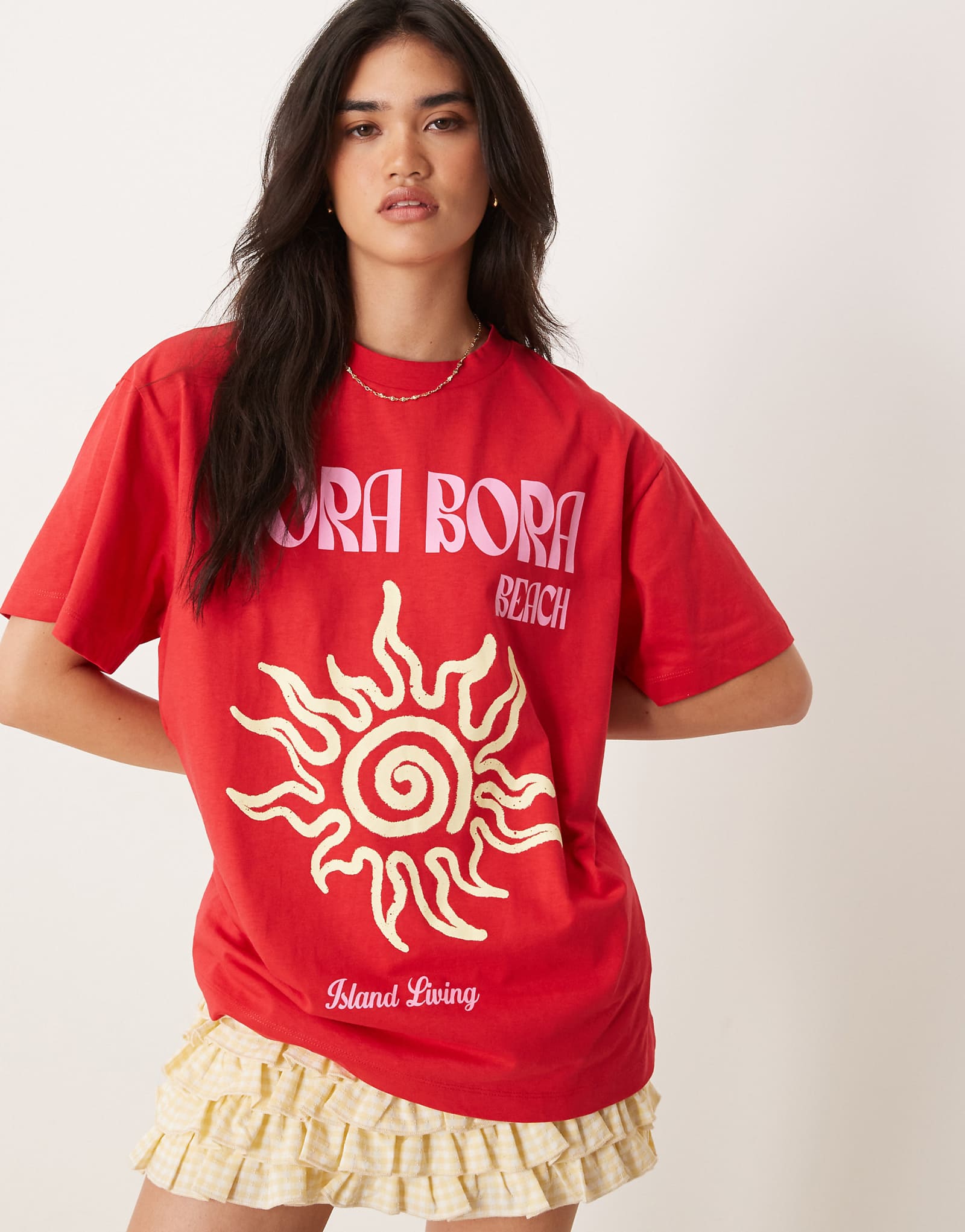 ДИЗАЙНЕРСКАЯ футболка оверсайз от ASOS с изображением бора-бора красного цвета 5090₽
