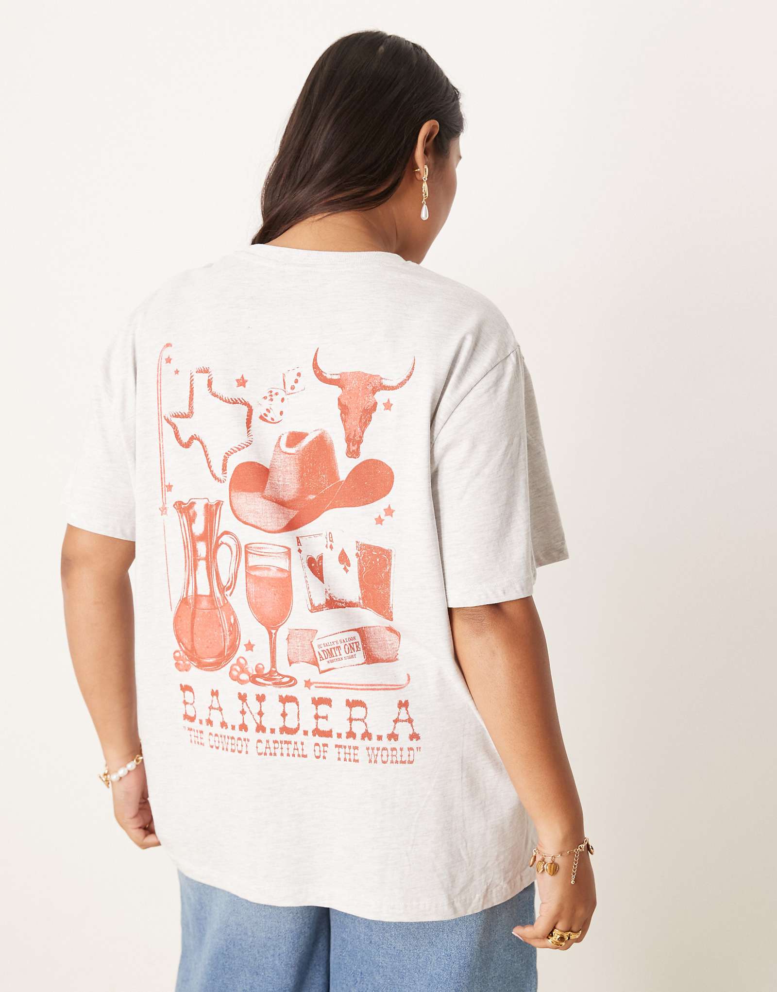 Футболка ASOS DESIGN Curve обычного кроя с изображением ковбоя-родео из ледяного вереска 4690₽