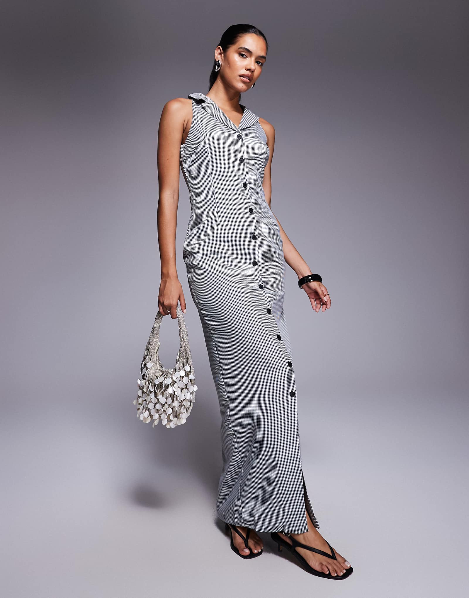 Эксклюзивное макси-платье Kaiia с коротким рукавом и воротником-стойкой на пуговицах из черной ткани в полоску 11090₽