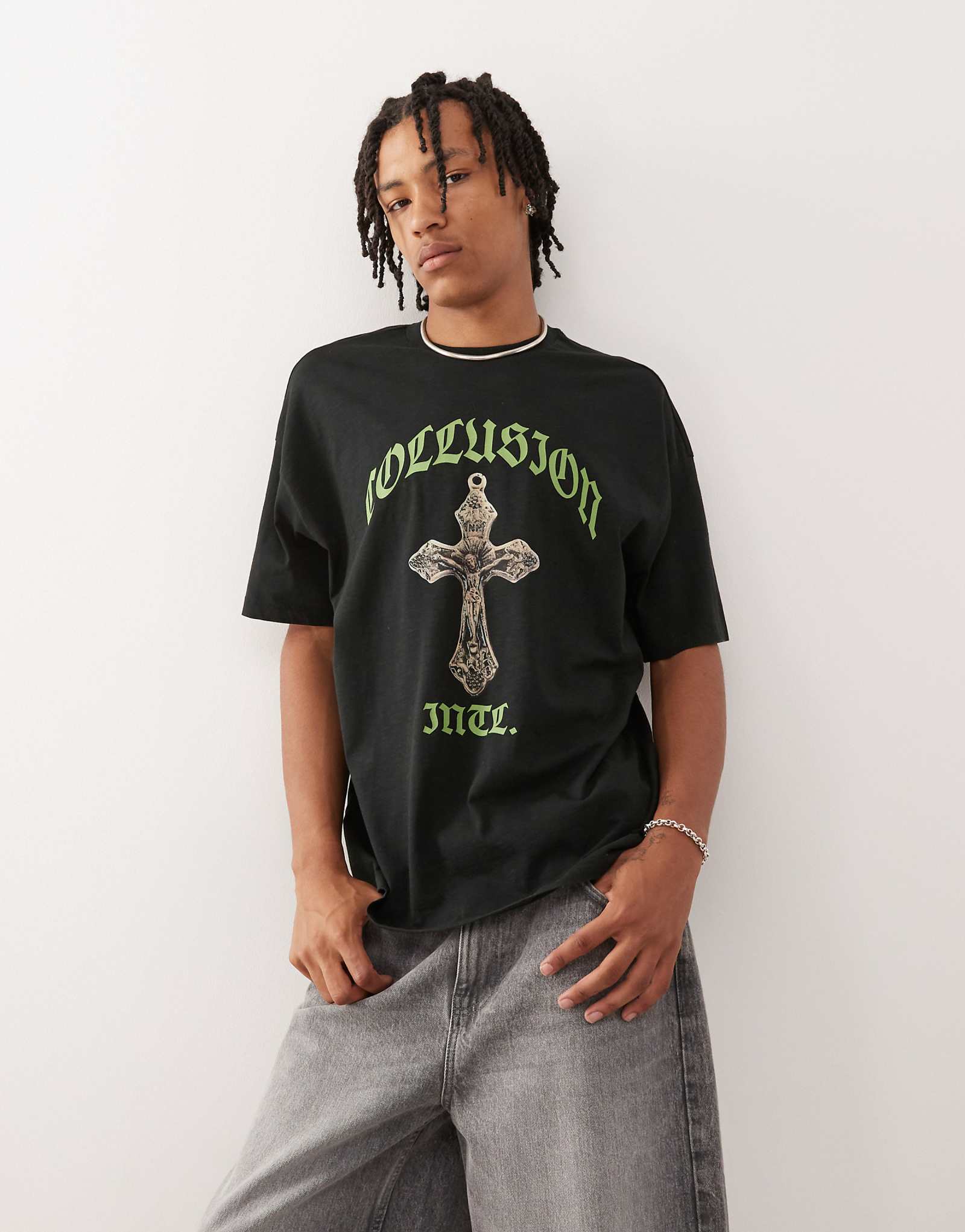 Черная футболка COLLUSION с зеленым принтом