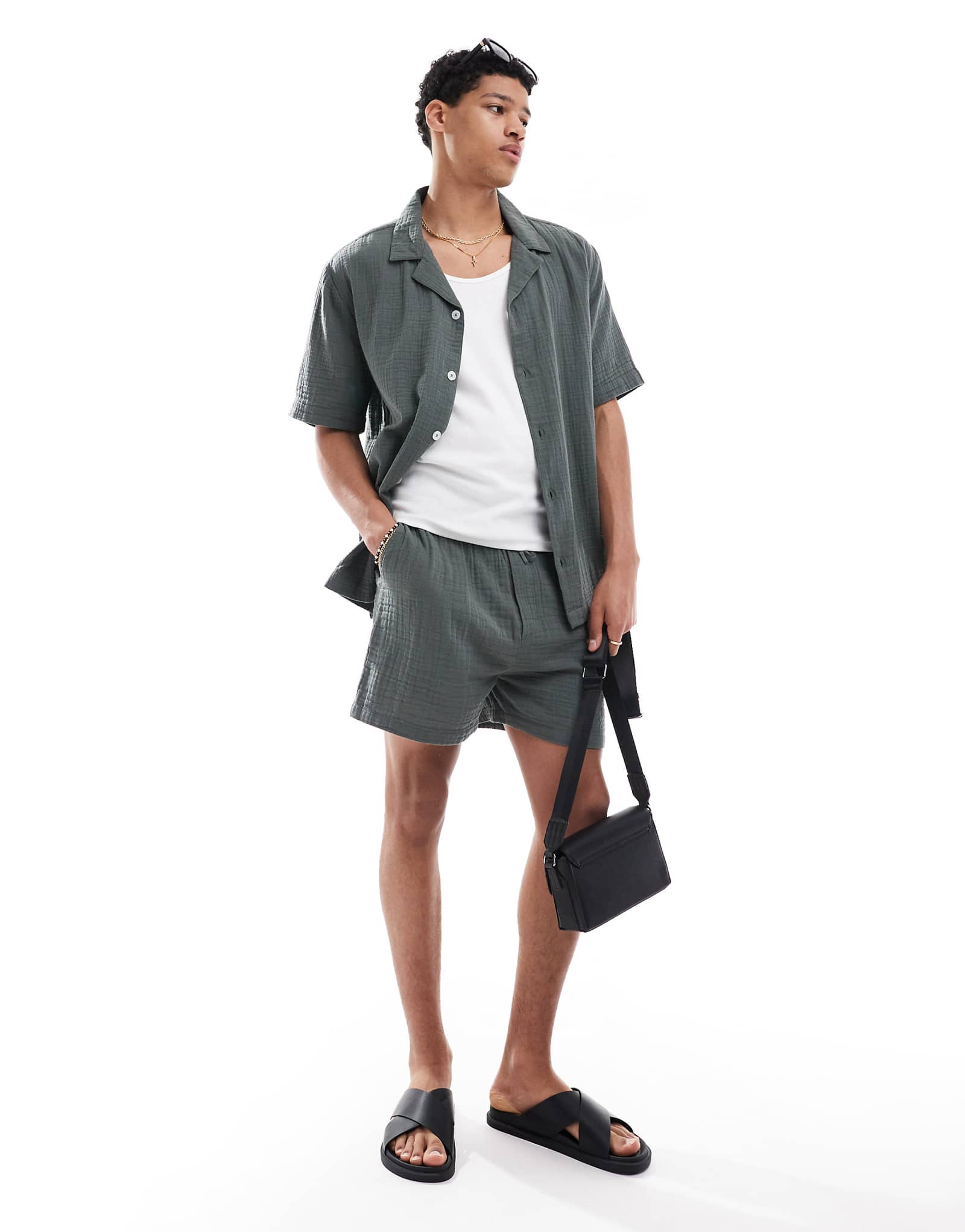 Шорты Goldsboro resort цвета хаки 7190₽