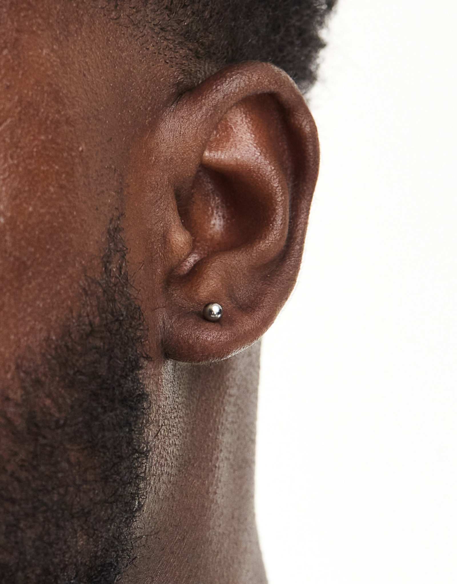 Потерянные души 4-миллиметровая шариковая серьга-гвоздик из нержавеющей стали