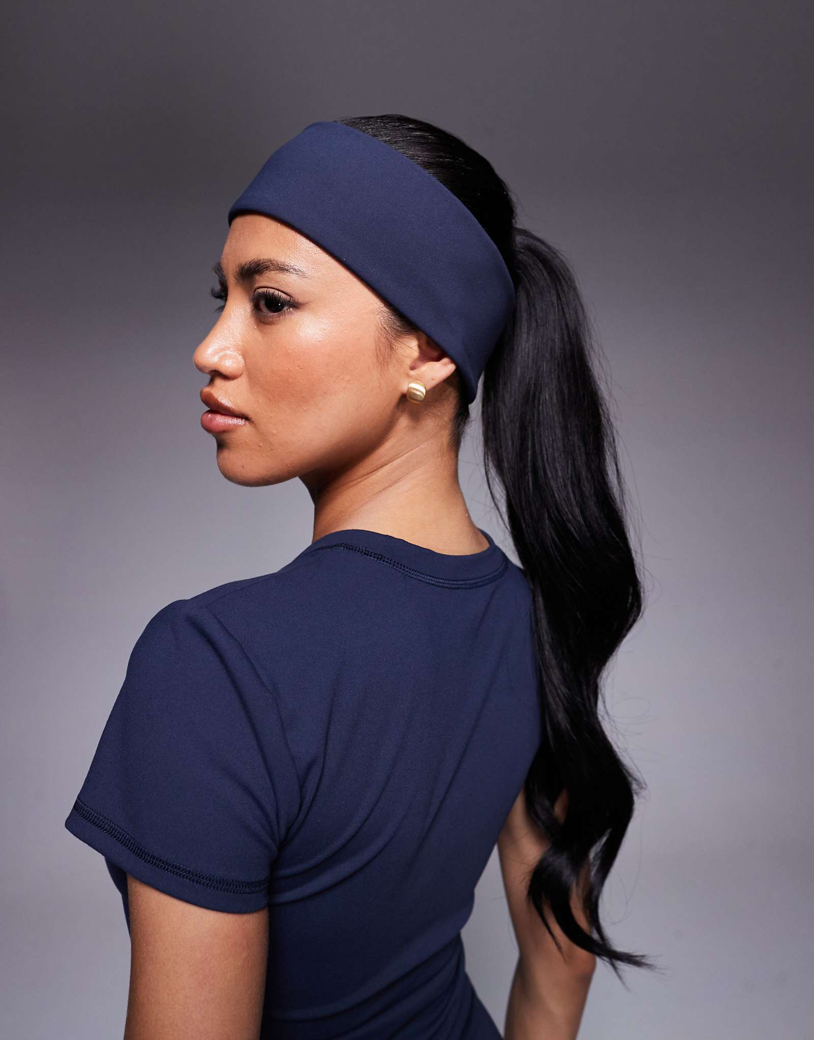 4505 широкая повязка на голову для йоги soft touch темно-синего цвета 2090₽