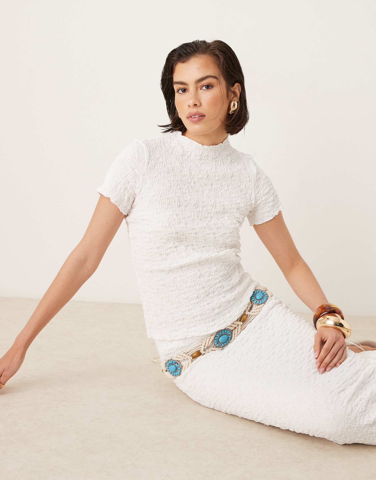 Белая футболка с рельефным салатным краем AWARE - часть комплекта