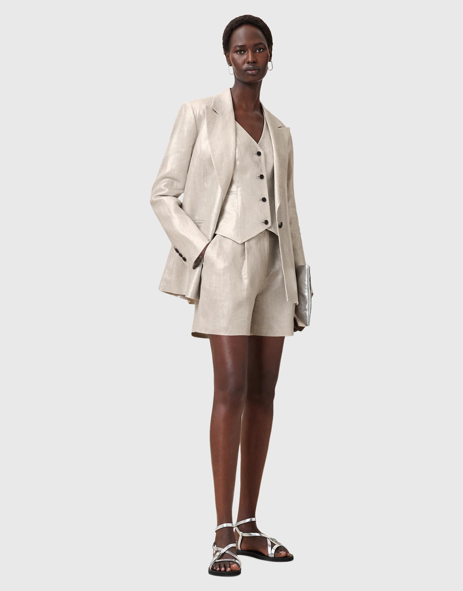 Сшитые на заказ шорты AllSaints Averie цвета металлик серебристо-серого цвета 40390₽