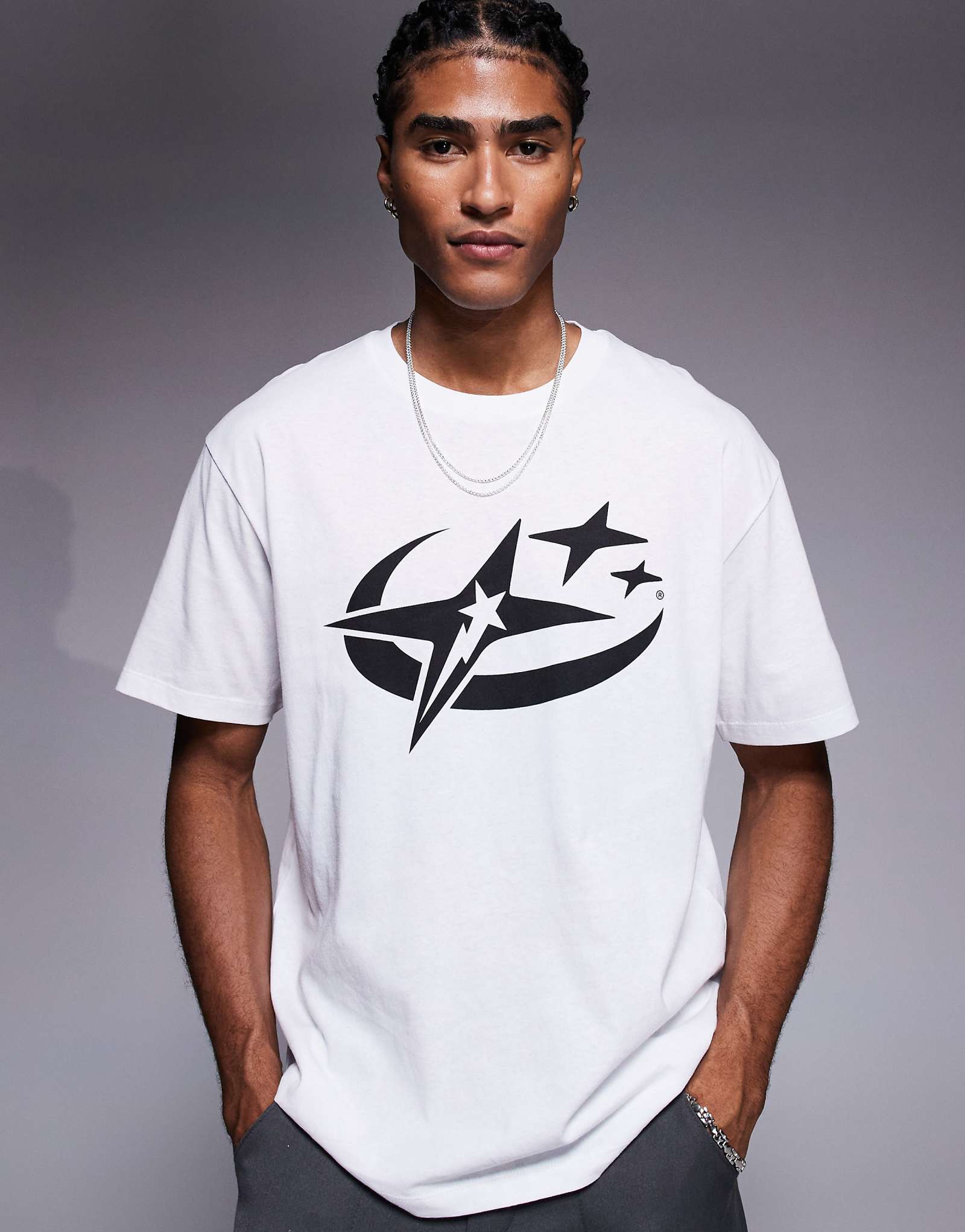 Футболка ADPT оверсайз белого цвета с изображением звезды спереди