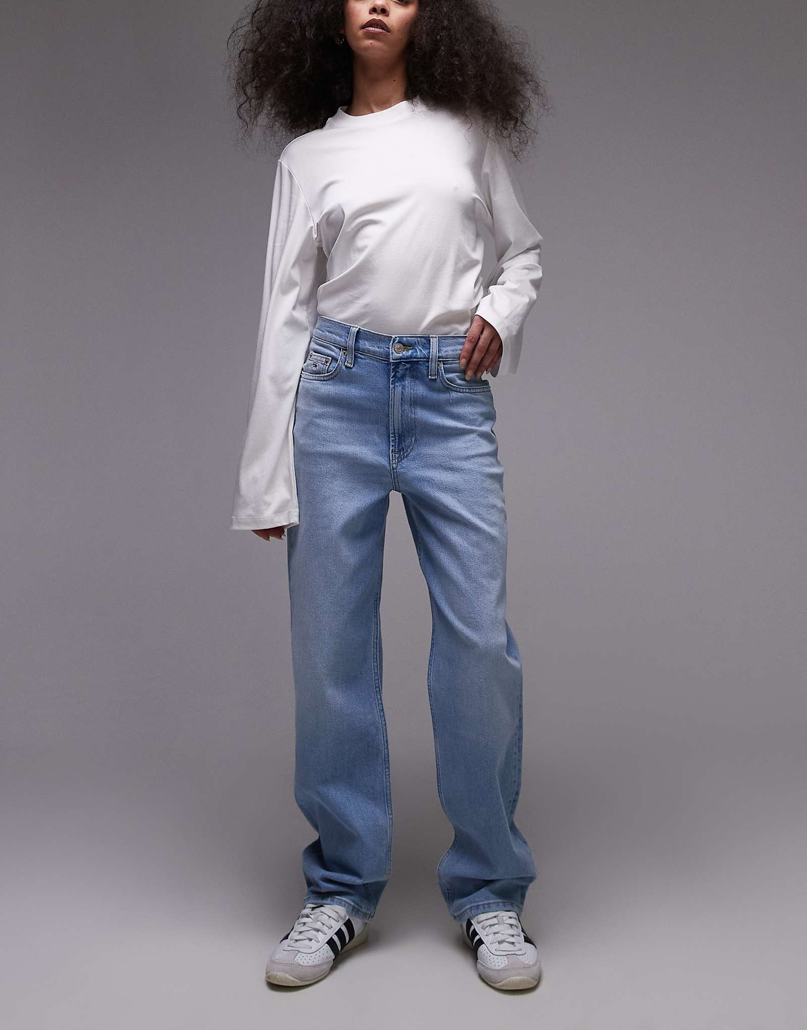 Джинсы Tommy Jeans Layla зауженные прямые джинсы легкой стирки 23090₽