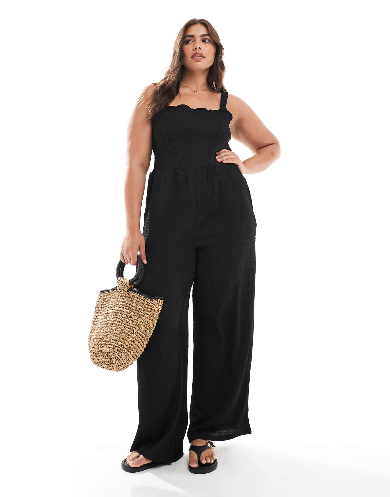 ЕДИНСТВЕННЫЙ облегающий комбинезон в складку черного цвета 10090₽