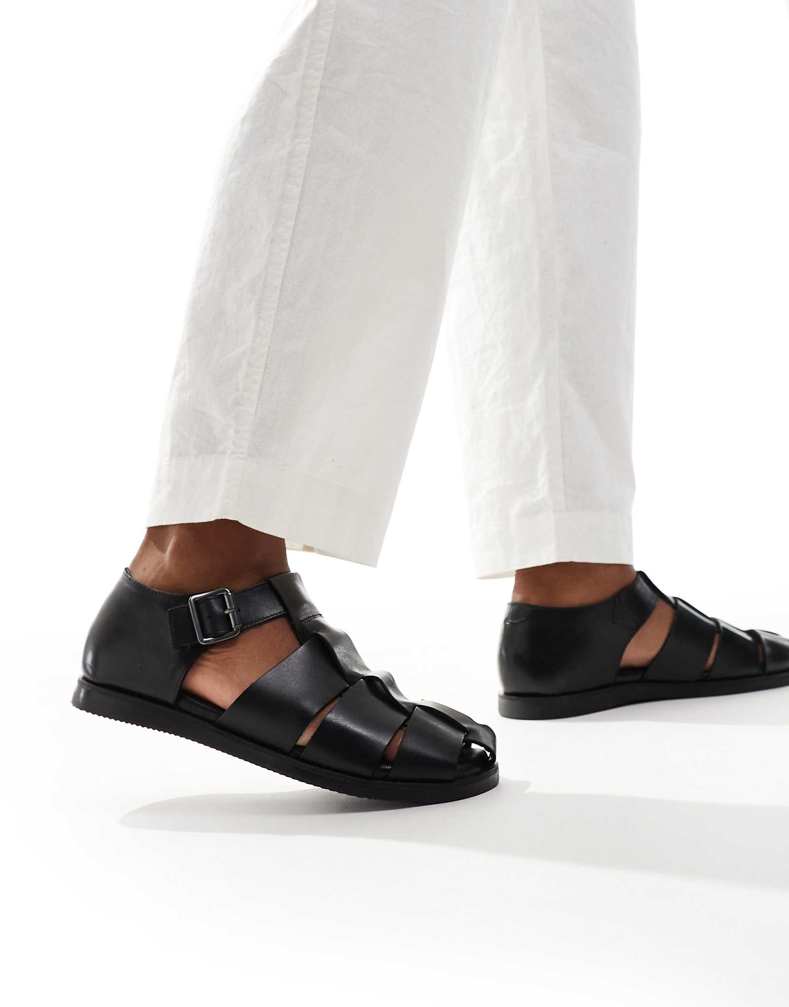 Рыбацкие сандалии schuh Sirius из черной кожи 13690₽