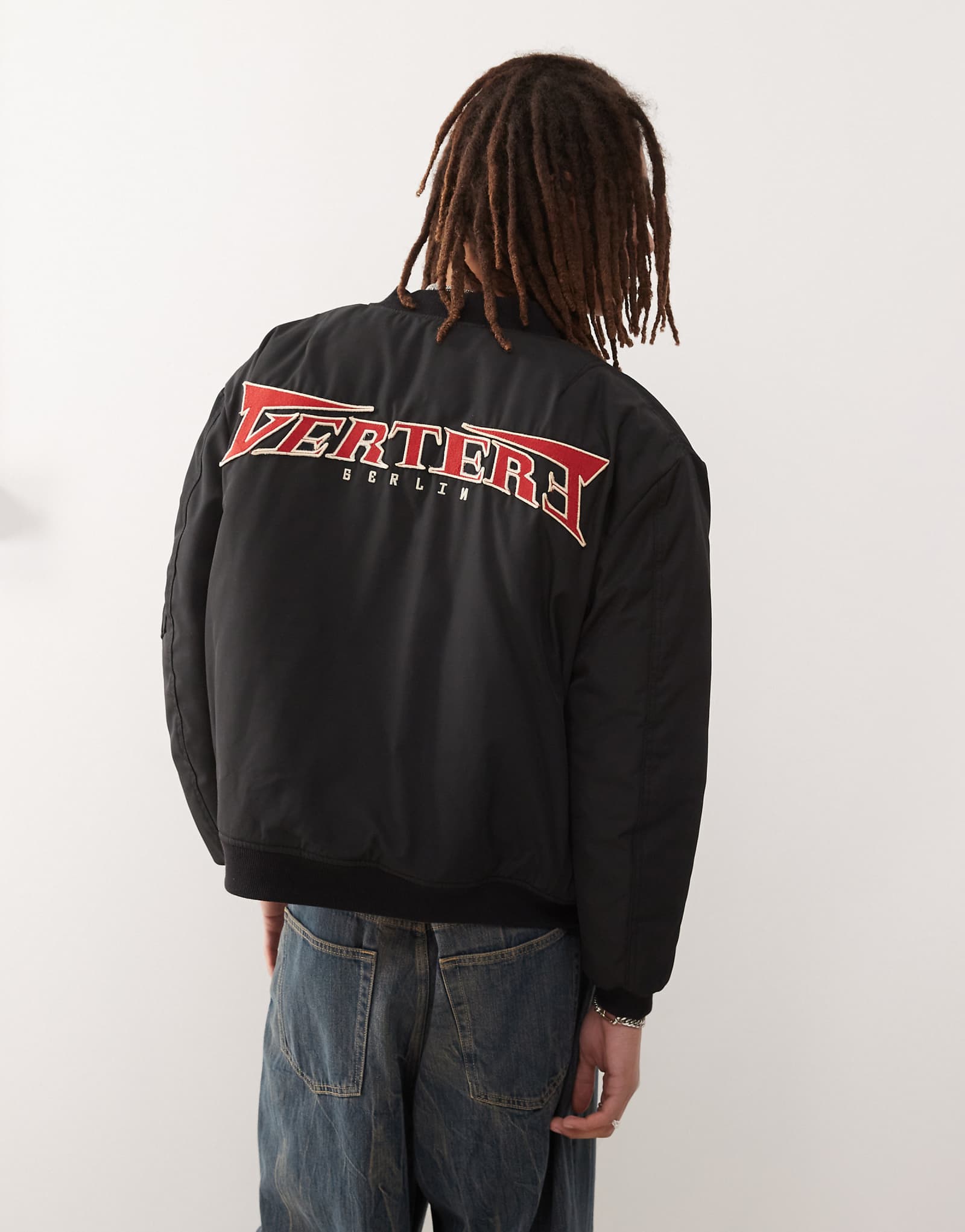 Куртка-бомбер на подкладке с вышитым логотипом Vertere Berlin черного цвета