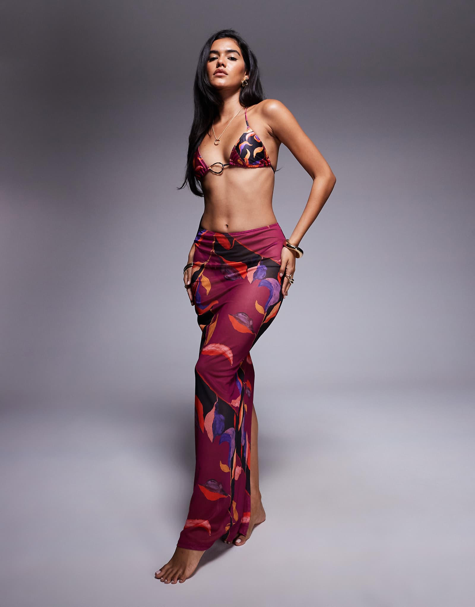 Пляжная юбка макси из сетки с абстрактным принтом South Beach пурпурного цвета 7190₽