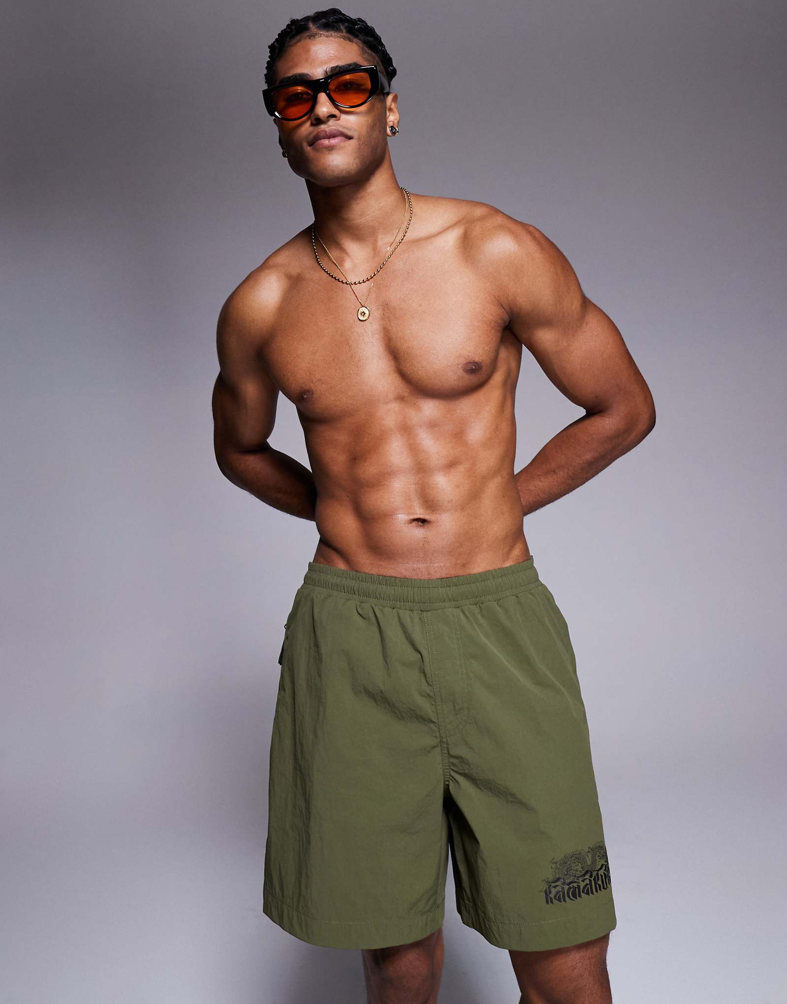 Плавательные шорты River Island с принтом дракона зеленого цвета хаки 9790₽