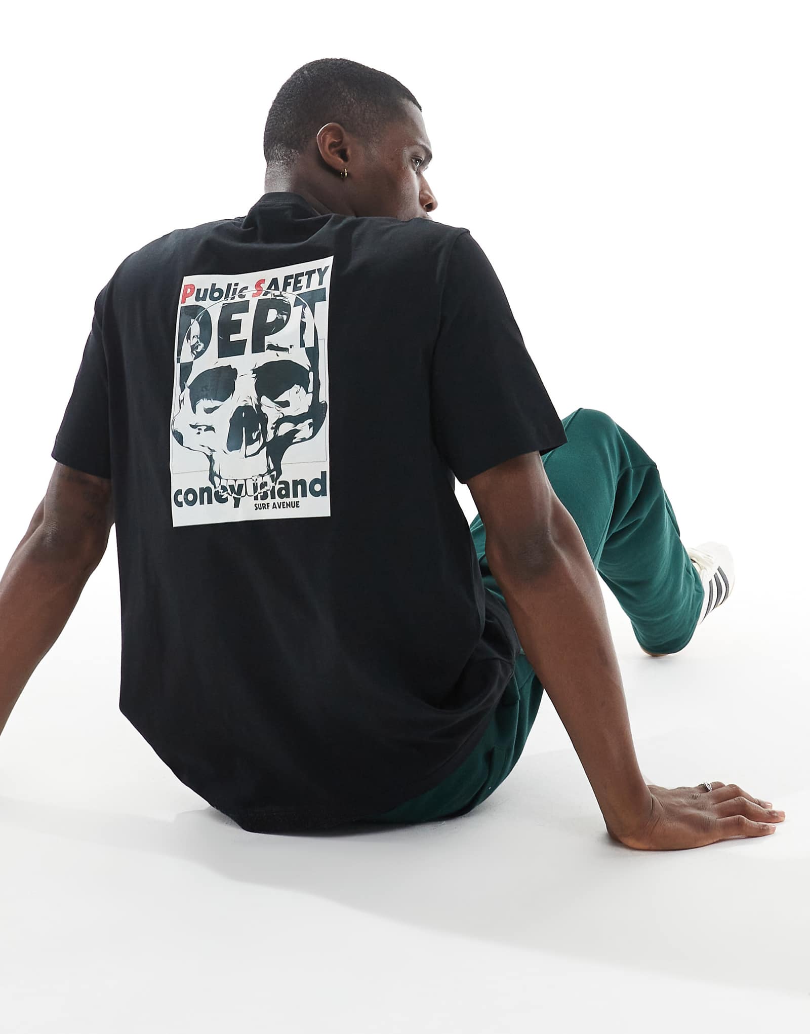 Футболка PS Paul Smith regular fit dept черного цвета 18490₽