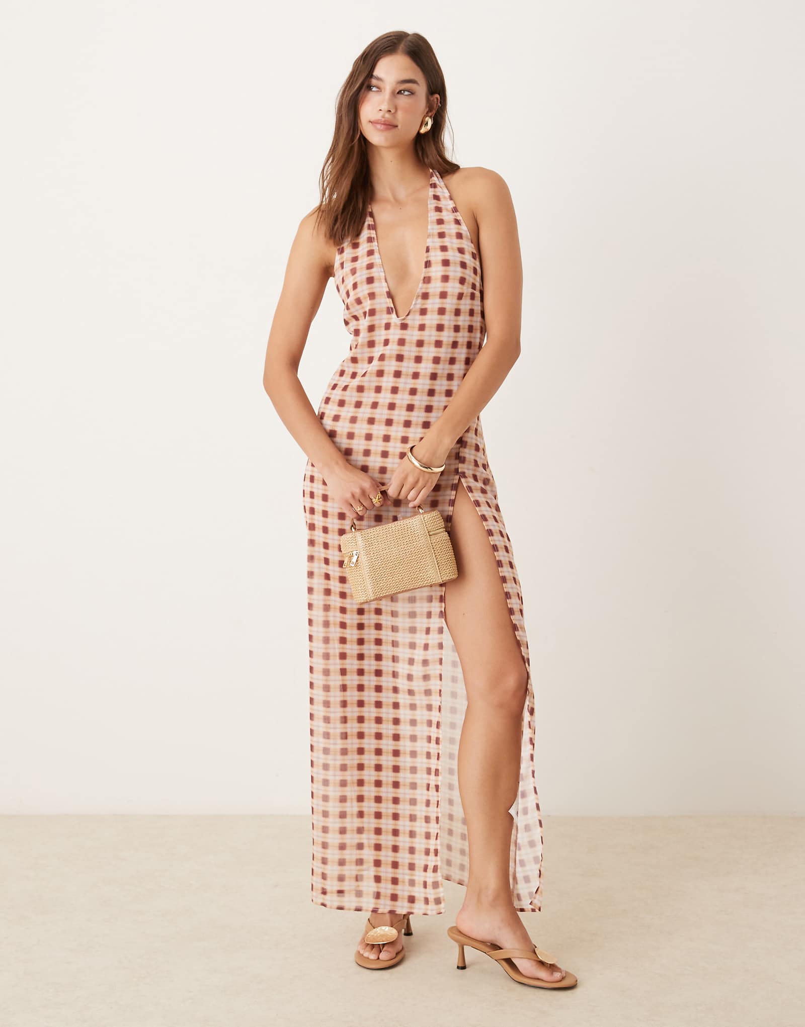 Прозрачное макси-платье в клетку Motel driti blurred персикового цвета 14290₽