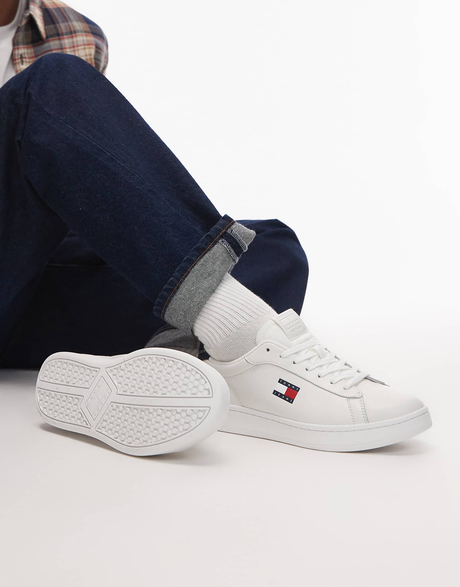 Кроссовки Tommy Jeans Archive 98 белого цвета 25390₽