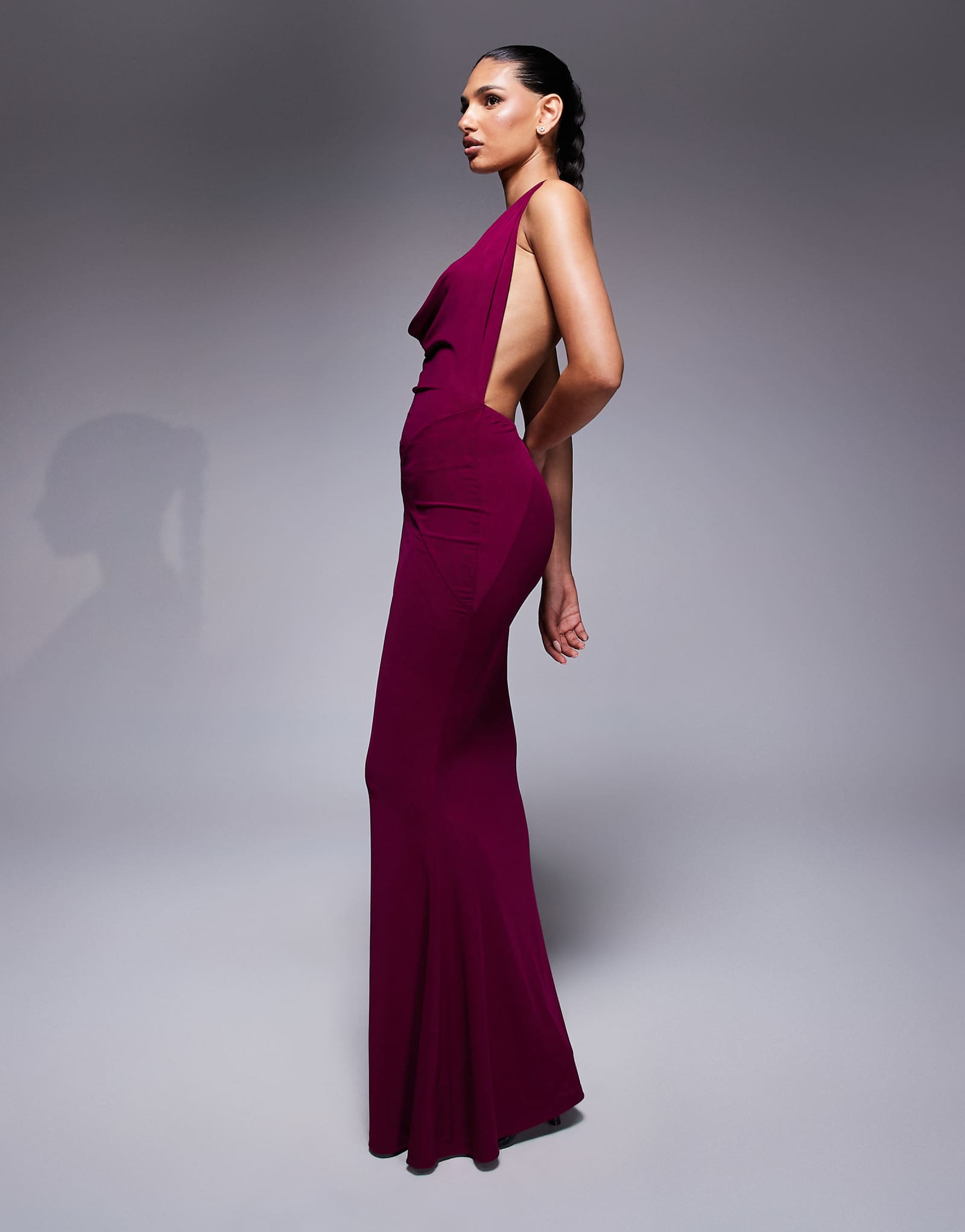 Эксклюзивное сетчатое макси-платье Murci красного цвета с вырезом лодочкой и открытой спиной