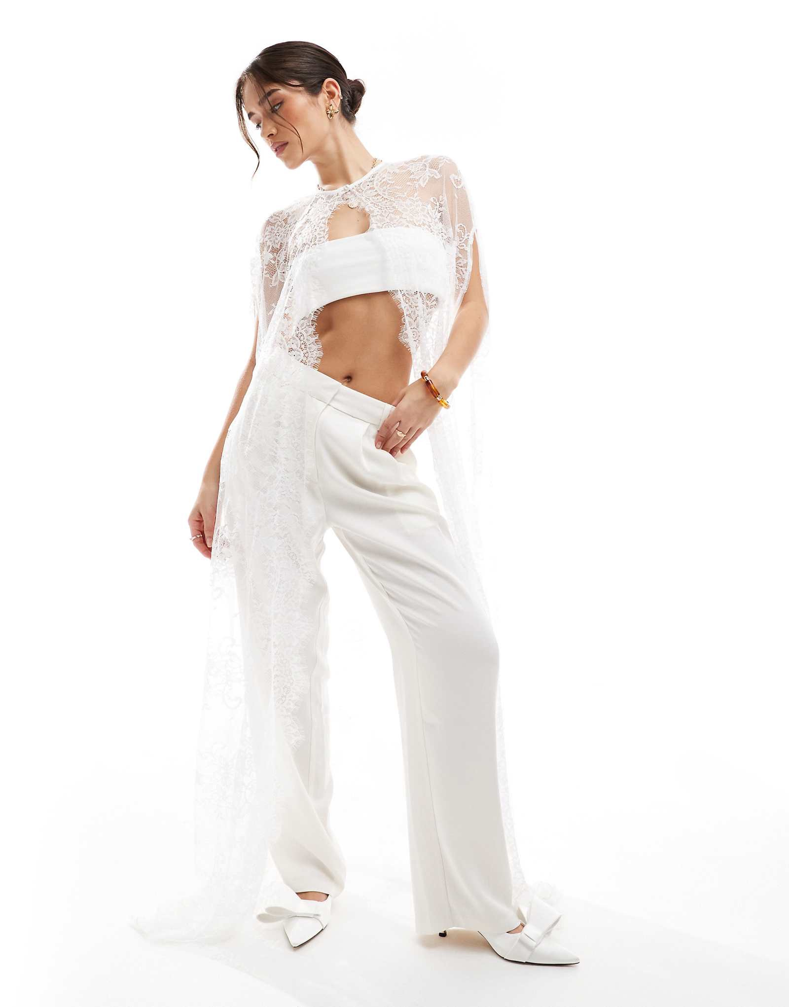 Кружевная накидка макси для новобрачных TFNC с фестончатой отделкой белого цвета