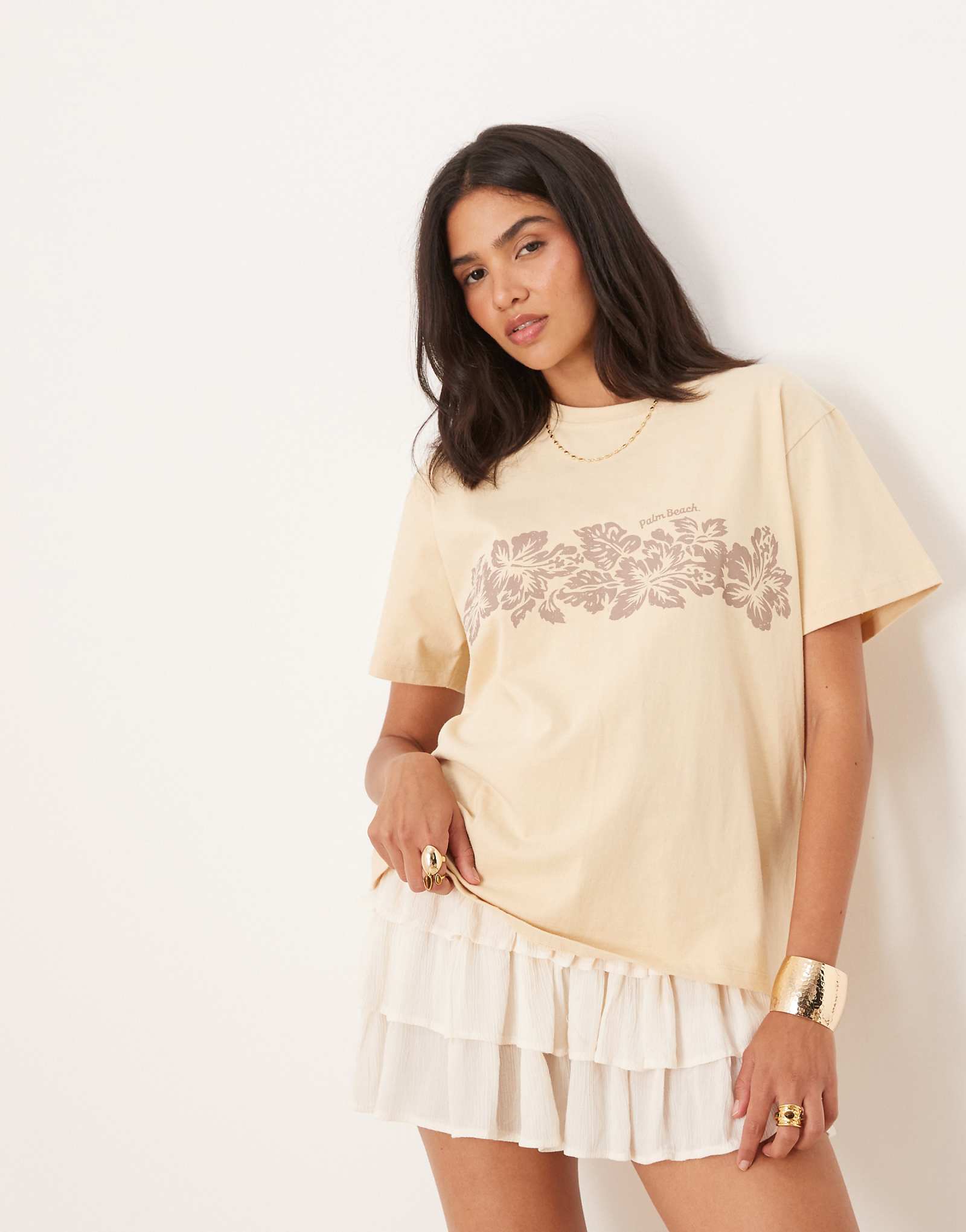 Футболка оверсайз с принтом Motel hibiscus из камня 7290₽