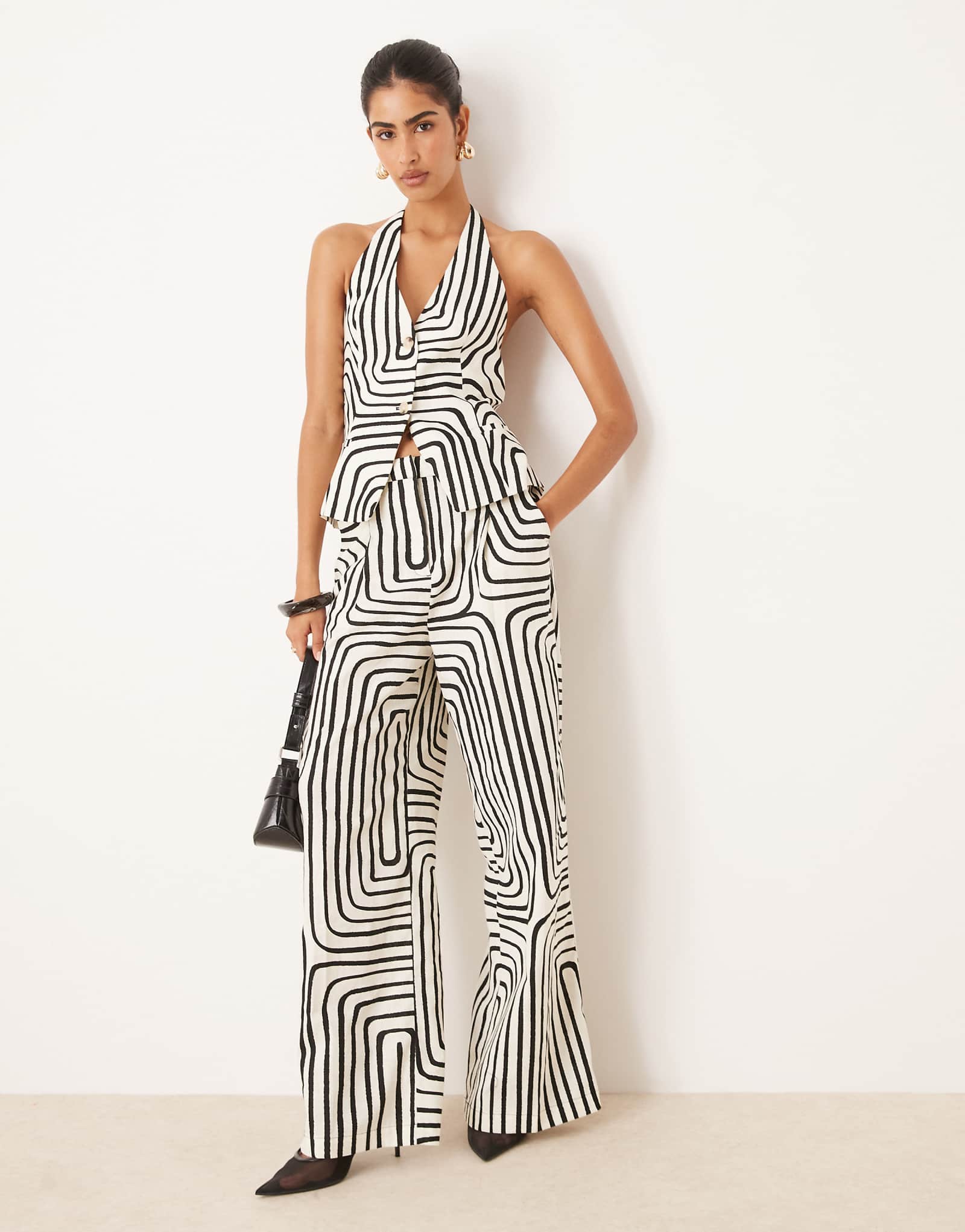 Широкие брюки из льняной смеси с рисунком Mango scribble белого цвета - часть комплекта