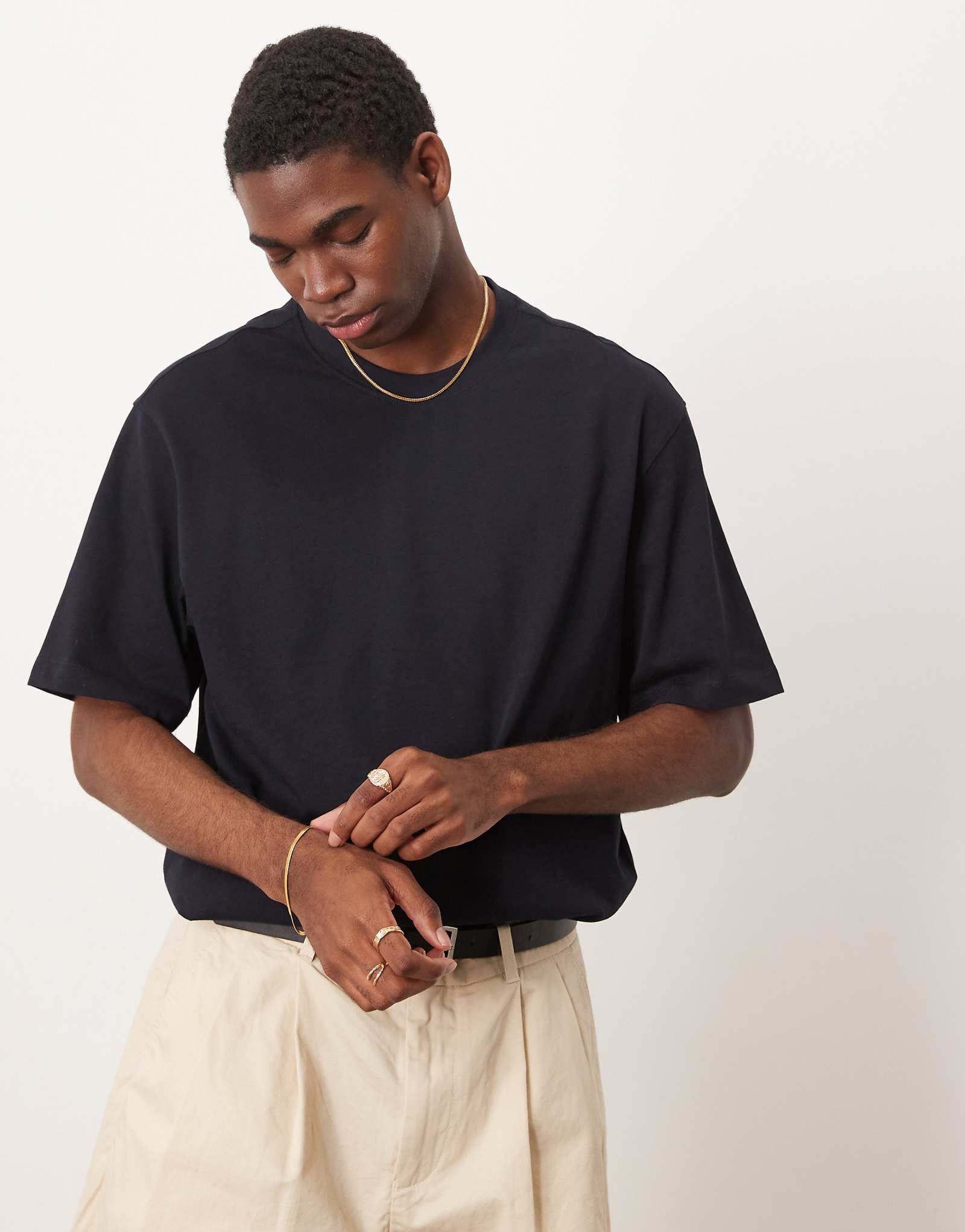 Непринужденная футболка из хлопка Mango темно-синего цвета 6090₽