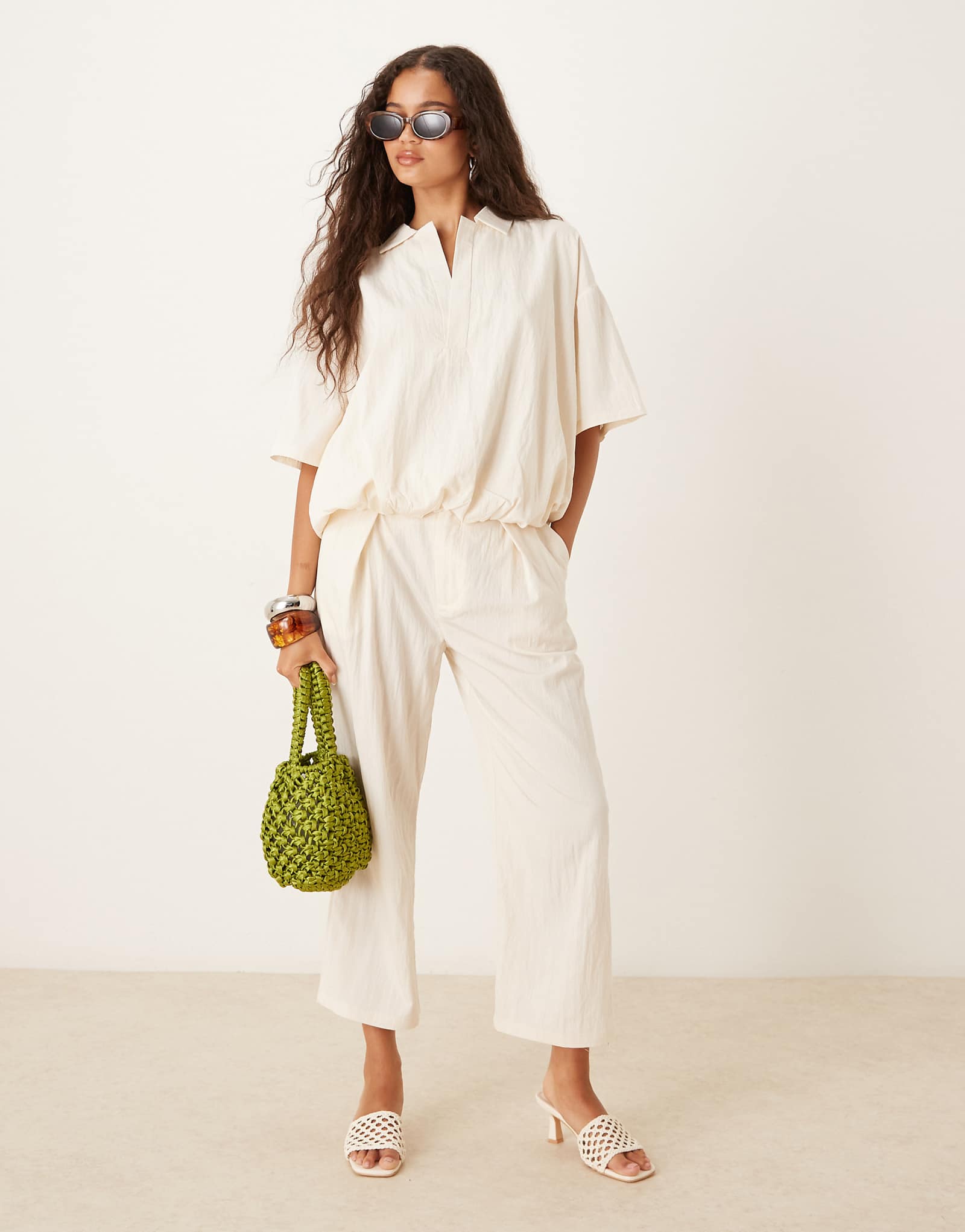 Укороченные брюки Mango с эластичным поясом светло-желтого цвета - часть комплекта