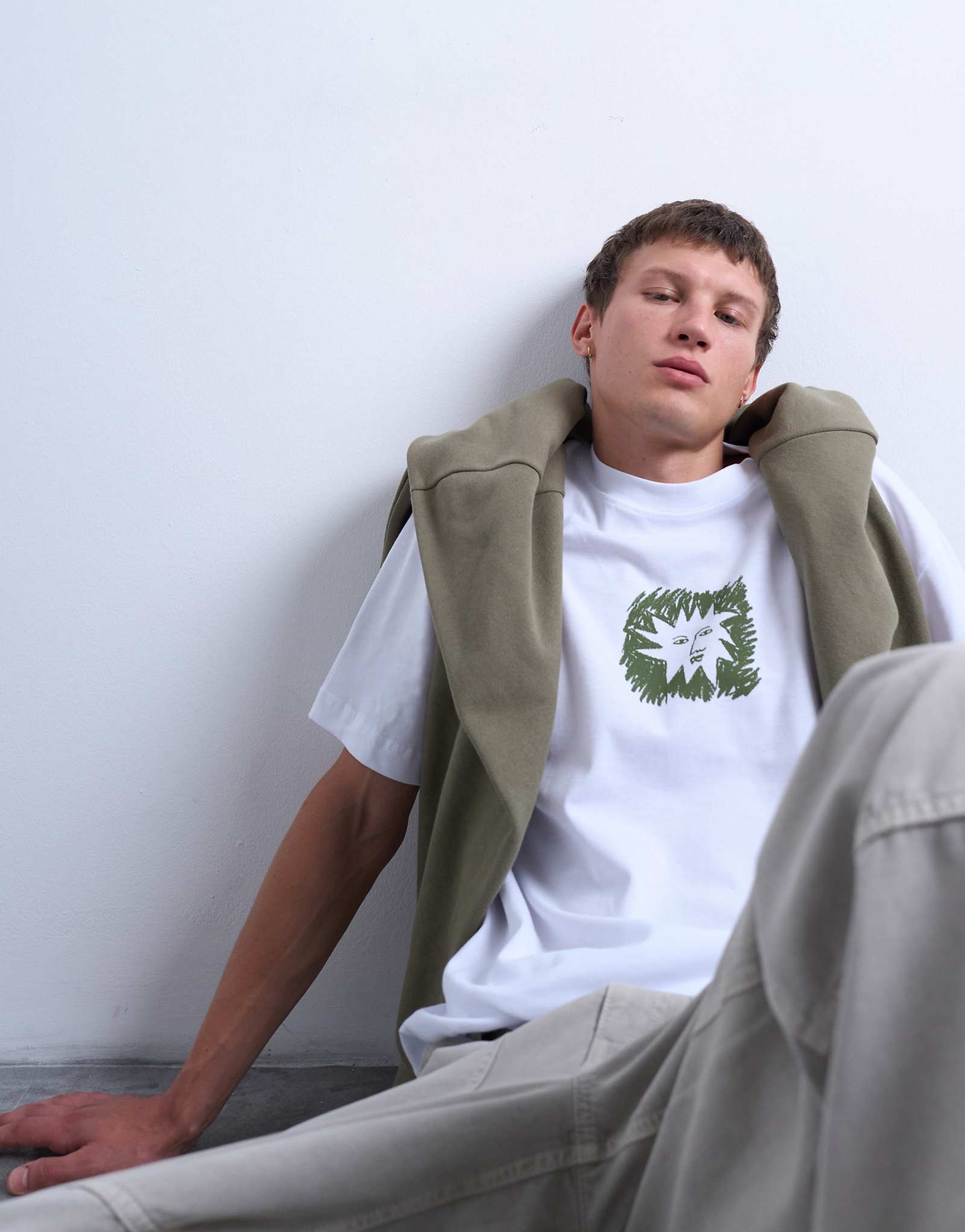 Футболка Topman oversize fit с принтом sun doodle и вышивкой белого цвета