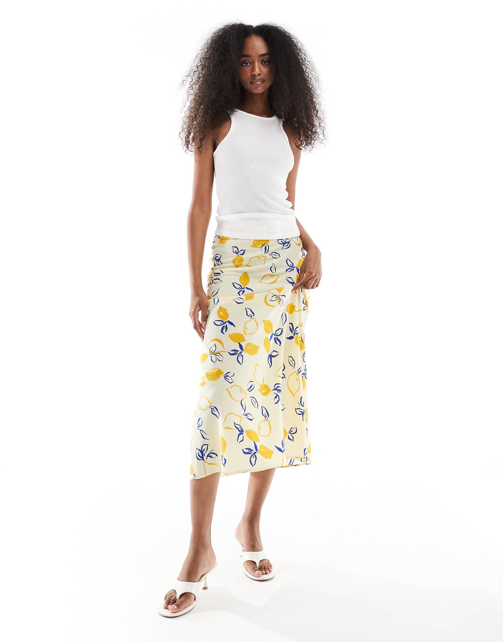 Юбка мидакси с косым вырезом и лимонным принтом Wednesday's Girl желтого цвета