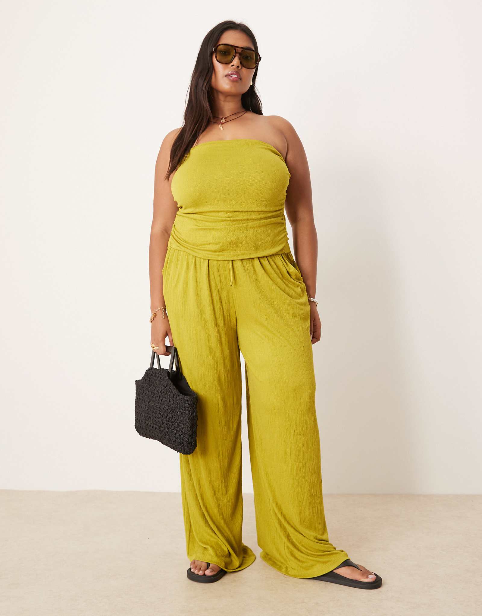 ШИРОКИЕ брюки ASOS DESIGN Curve с завязками на талии и широкими штанинами 8190₽