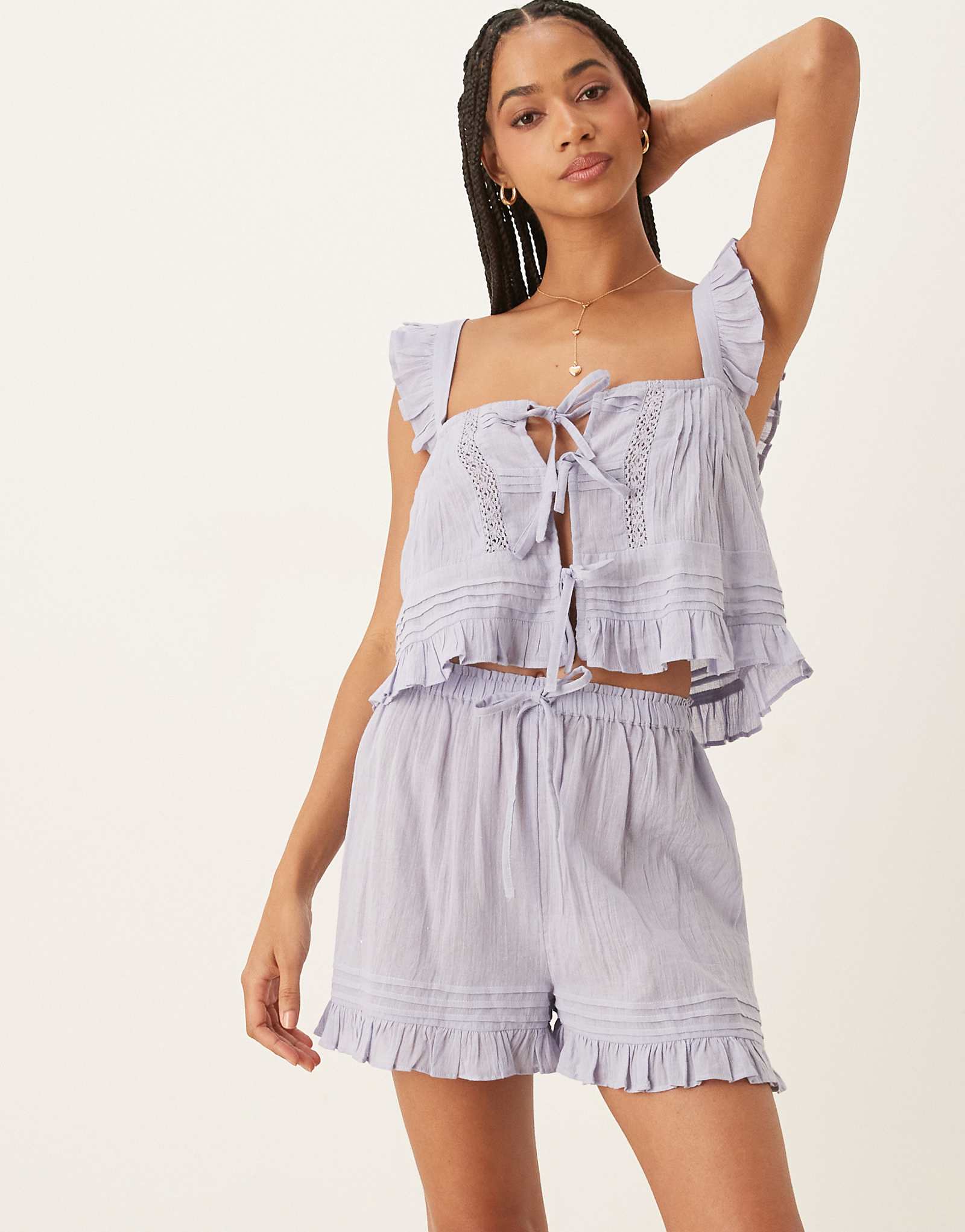 Топ-майка и шорты с оборками и завязками спереди от ASOS DESIGN пыльно-фиолетового цвета 6990₽