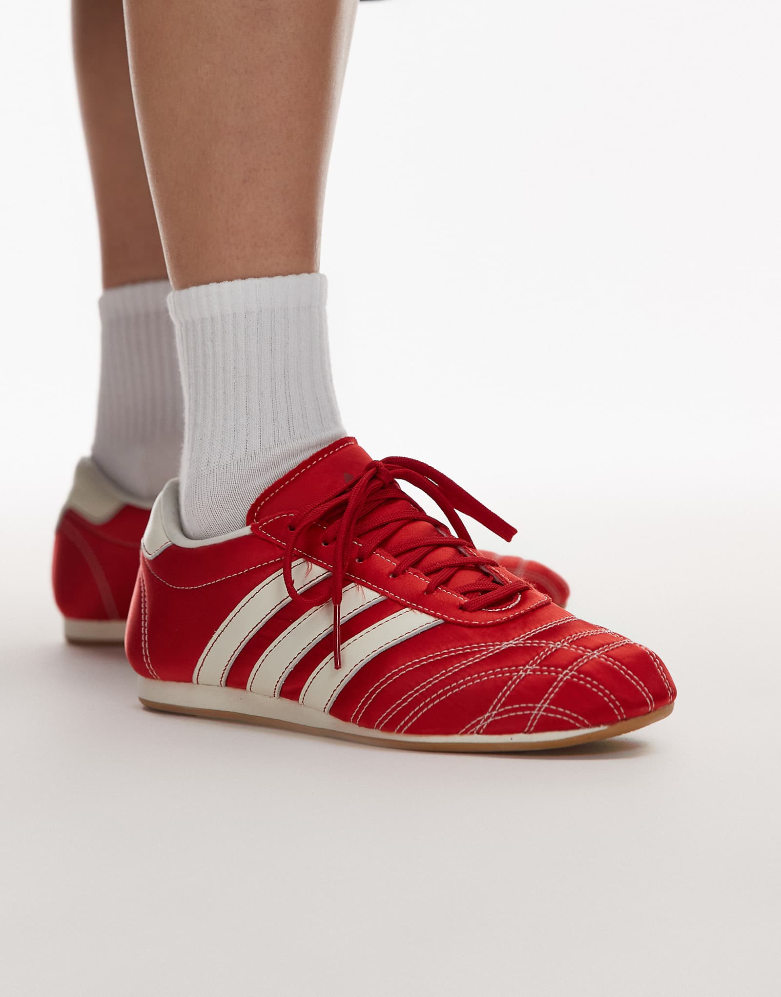 Кружевные кроссовки adidas Originals для тхэквондо красного цвета