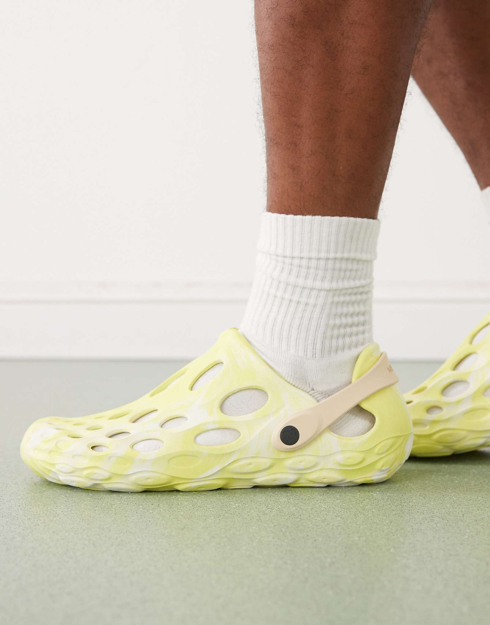 Сандалии Merrell Hydro Moc яркого цвета 21790₽