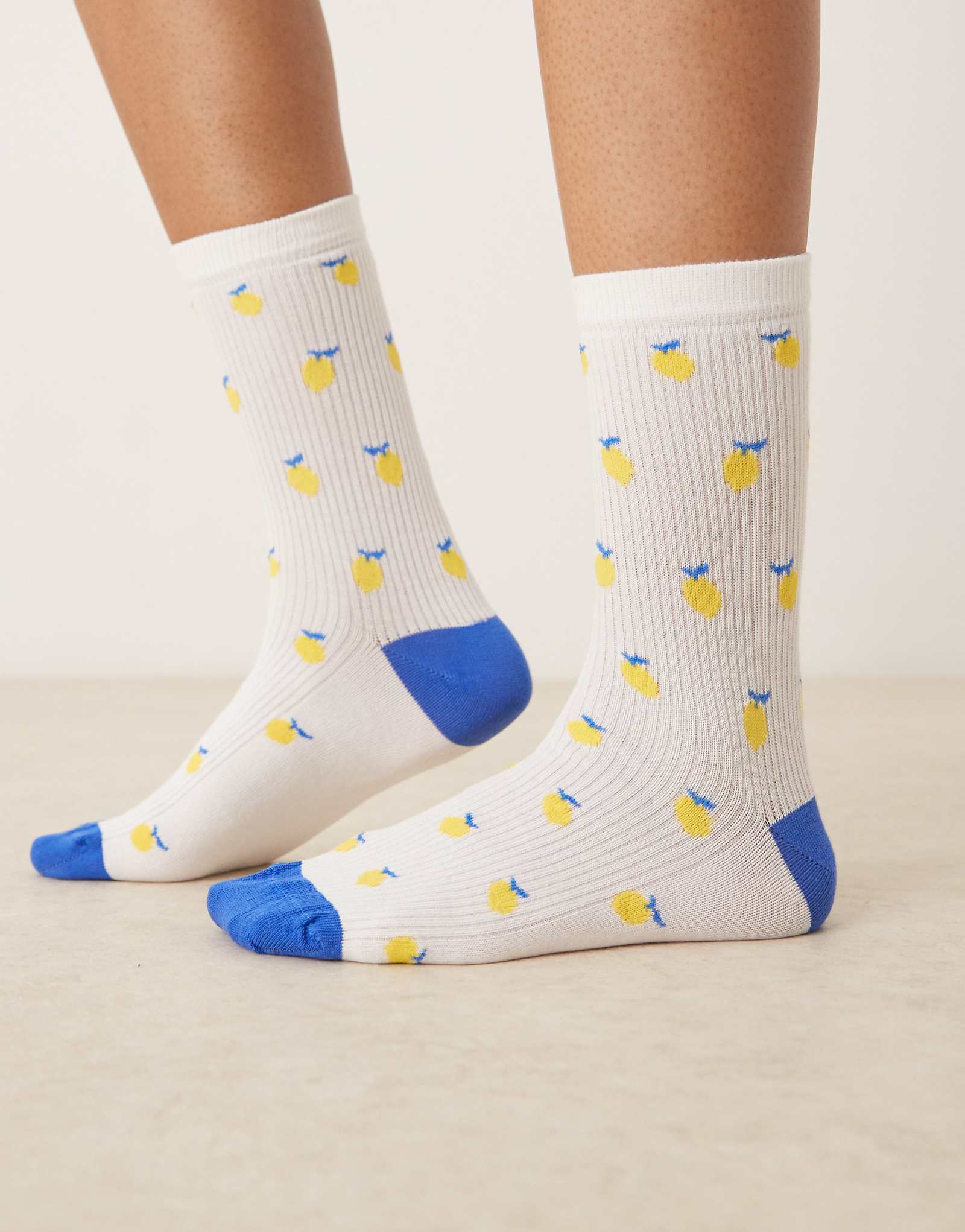 Украсьте кремовыми носками ditsy lemon 1990₽