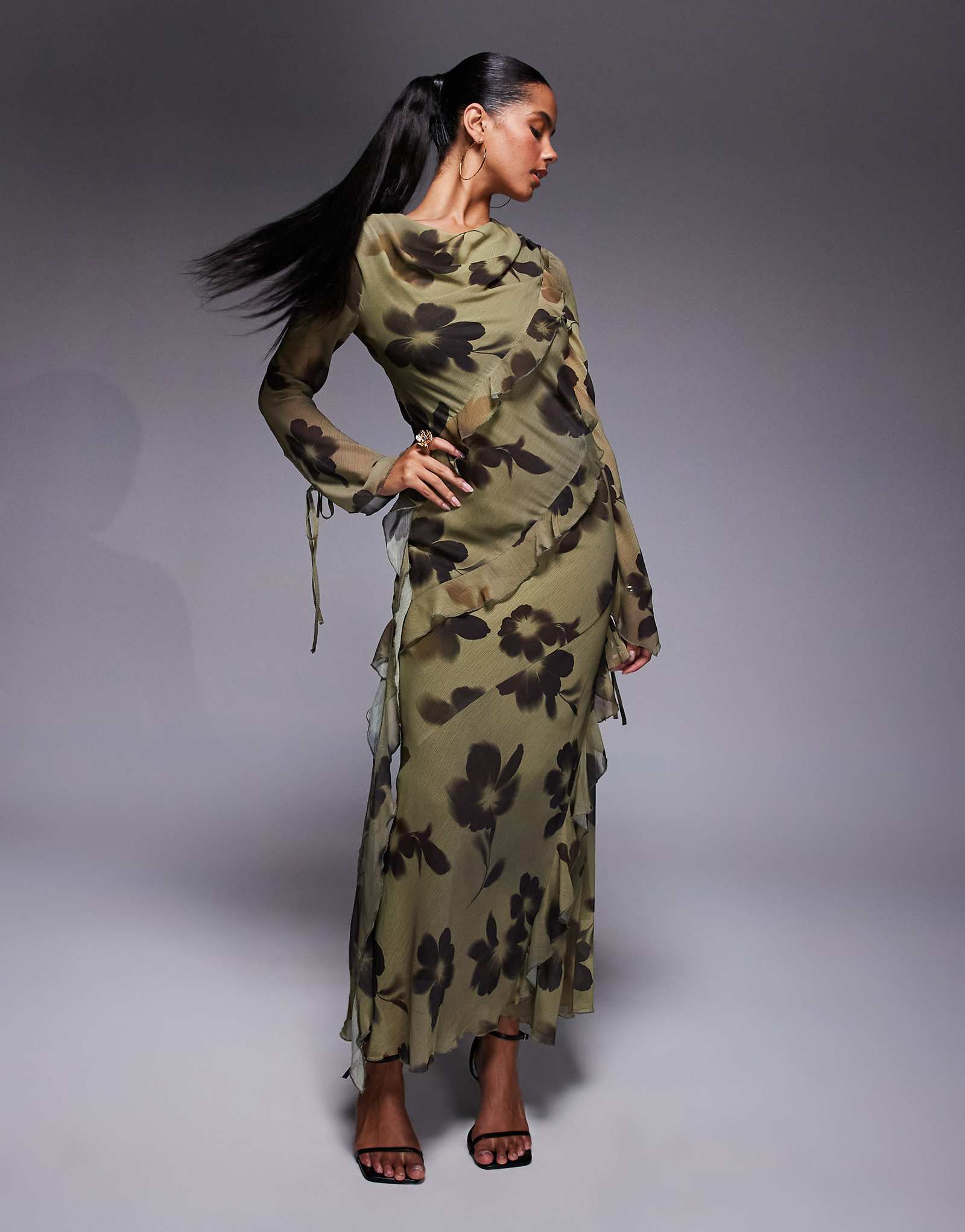 Шифоновое макси-платье Daska с оборками и абстрактным принтом 35490₽