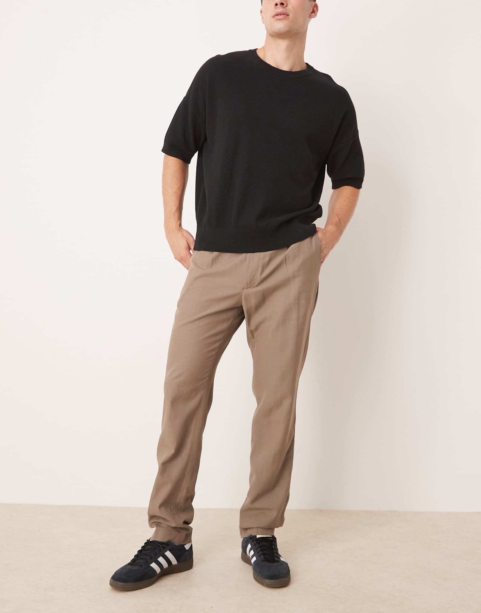 Зауженные брюки коричневого цвета со складками цвета манго сшитые на заказ по индивидуальному заказу 12690₽