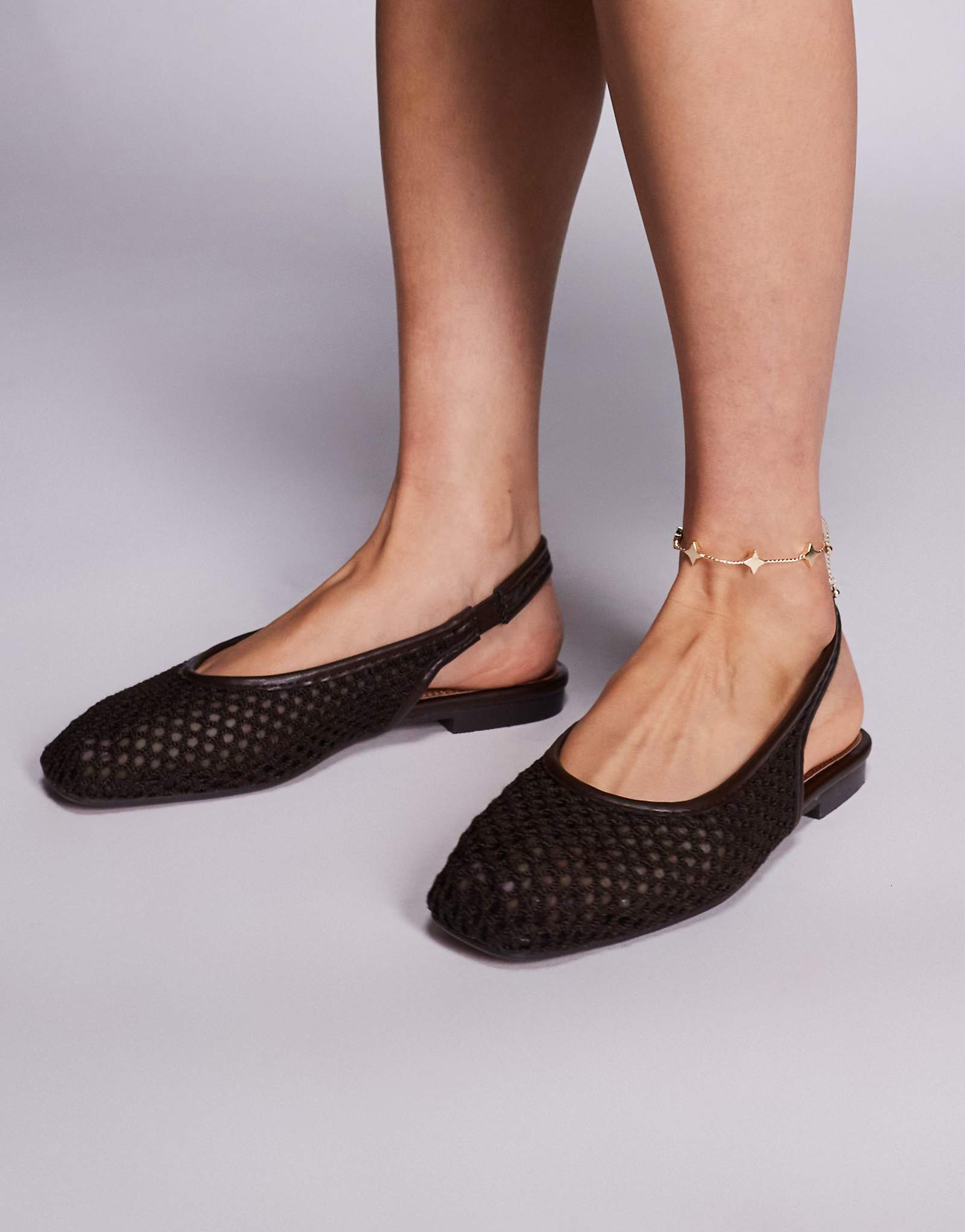 Коричневые босоножки на плоской подошве River Island 10190₽