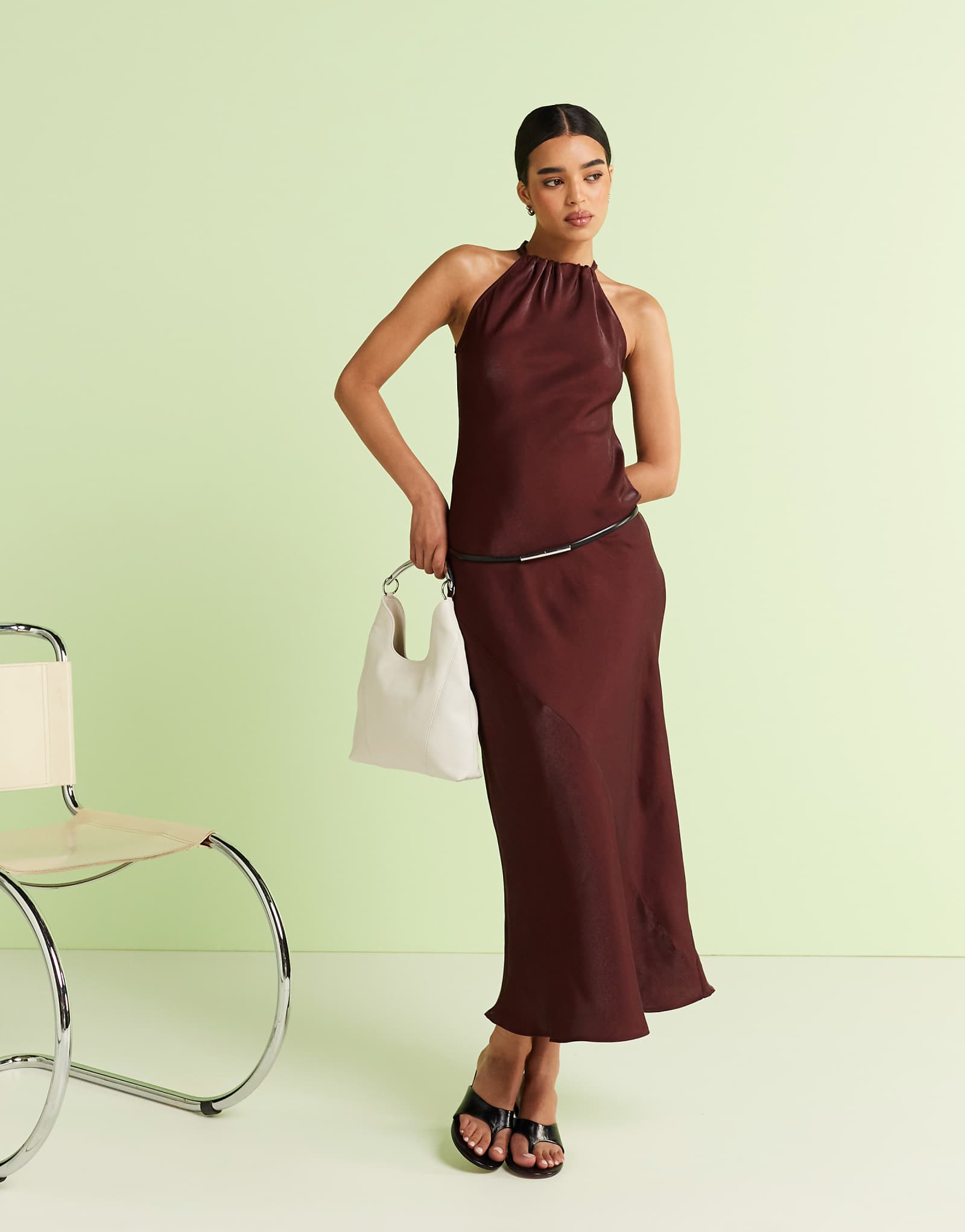 Макси-платье River Island с круглым вырезом на шее бронзового цвета 22490₽