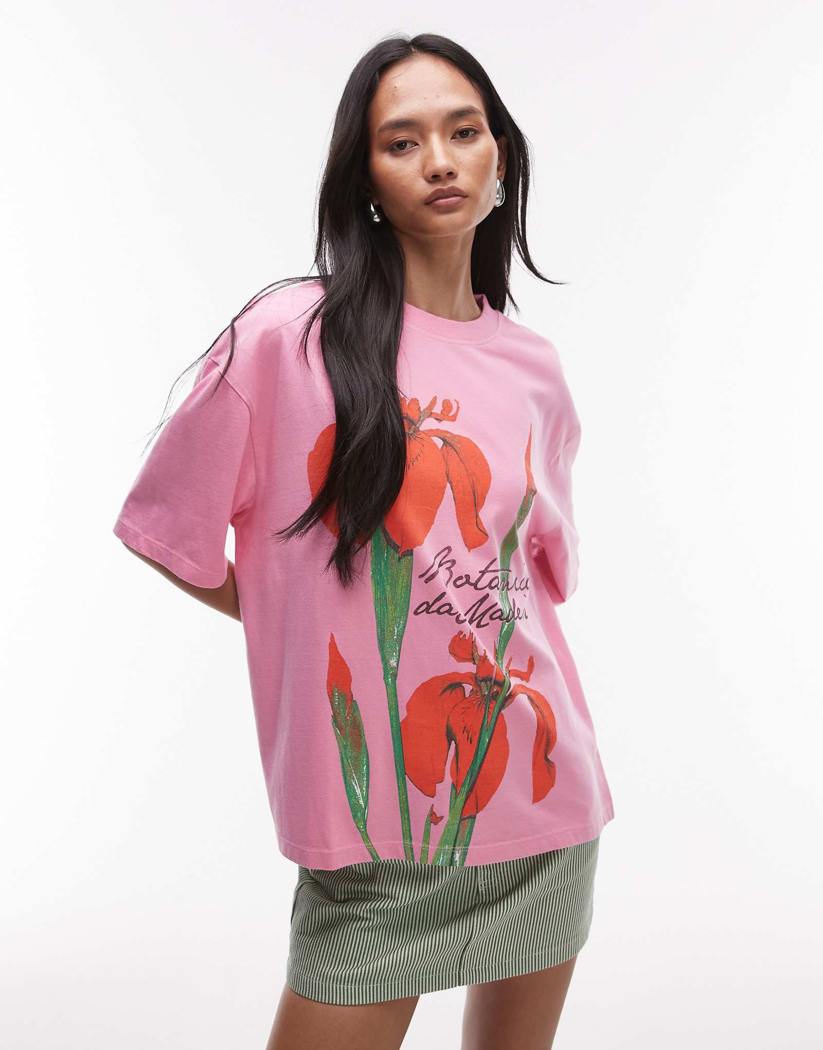 Футболка оверсайз розового цвета с графическим цветочным принтом от Topshop 10190₽