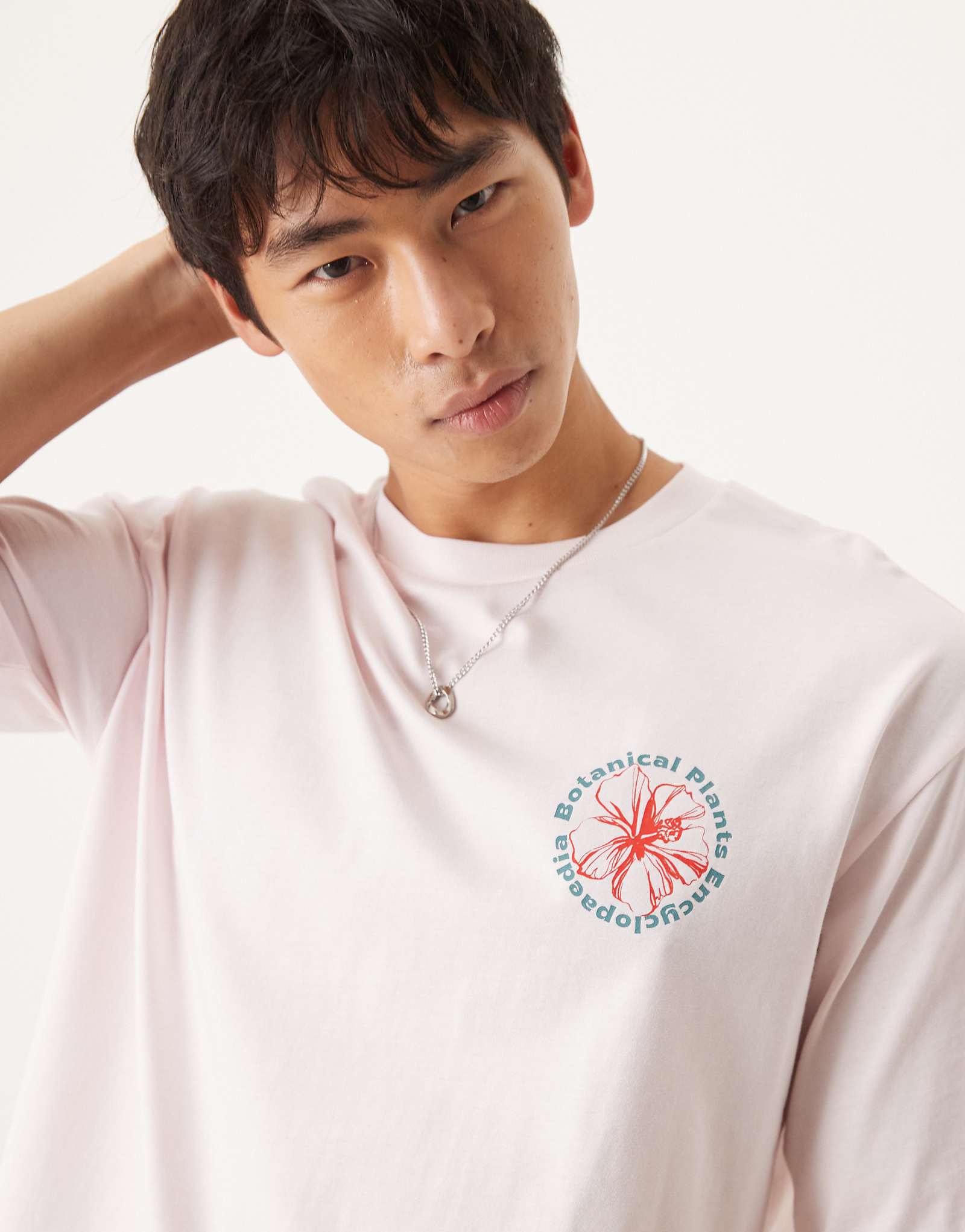 Футболка оверсайз Selected Homme с растительным принтом сзади розового цвета 7390₽