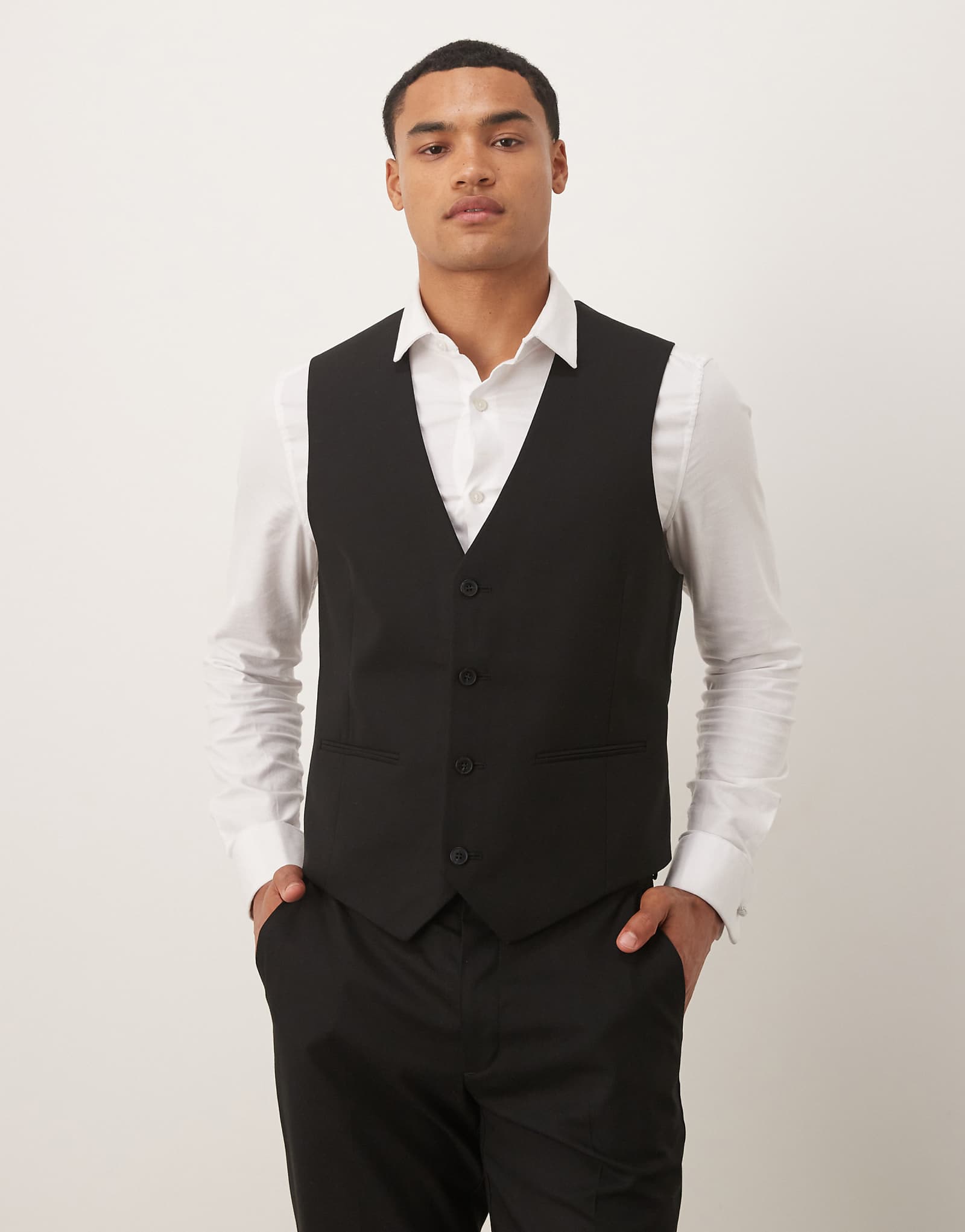 Приталенный жилет от ASOS DESIGN для костюма черного цвета 8790₽