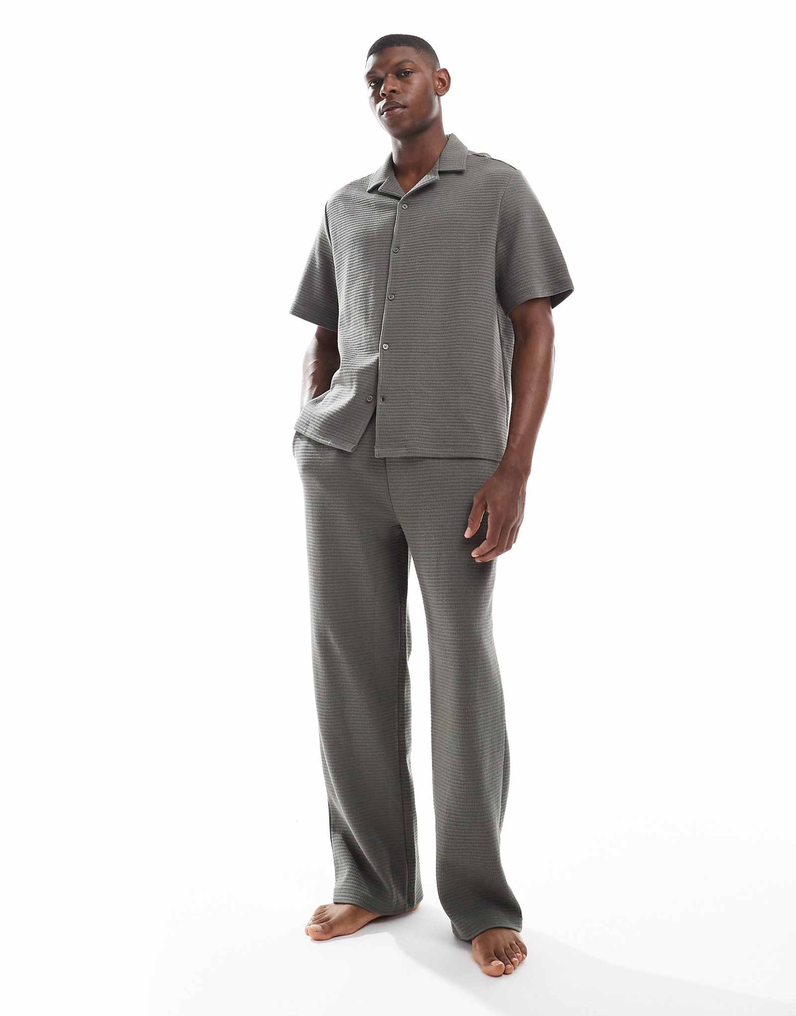 ДИЗАЙНЕРСКАЯ пижама ASOS в вафельном цвете хаки 8790₽