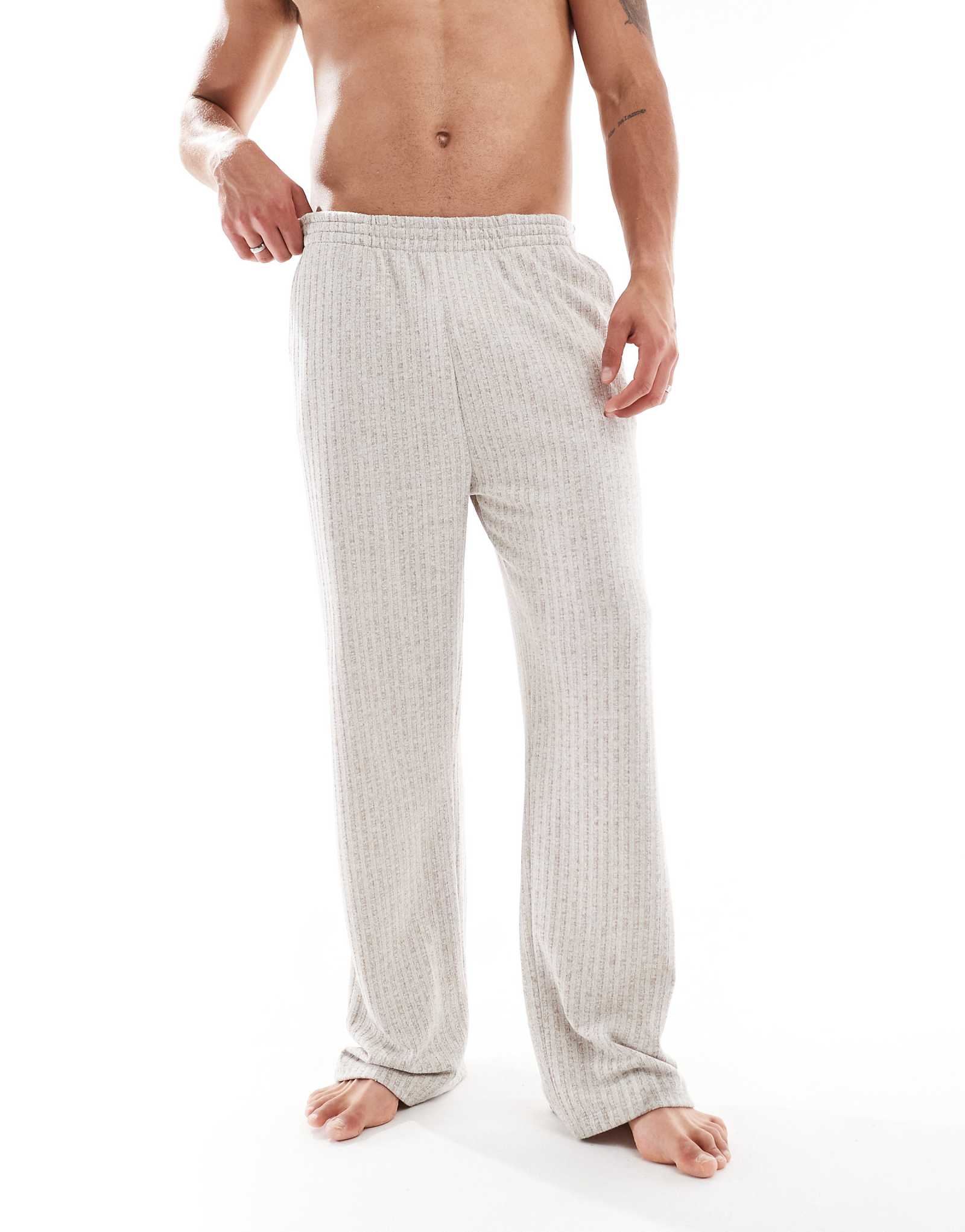 Дно для гостиной ASOS DESIGN выполнено из камня 5090₽